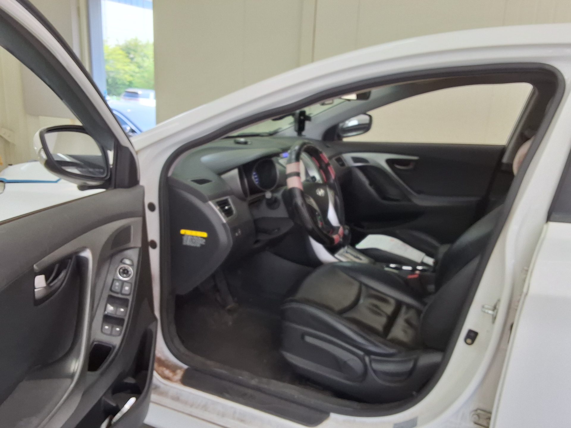 2012 - hyundai avante
