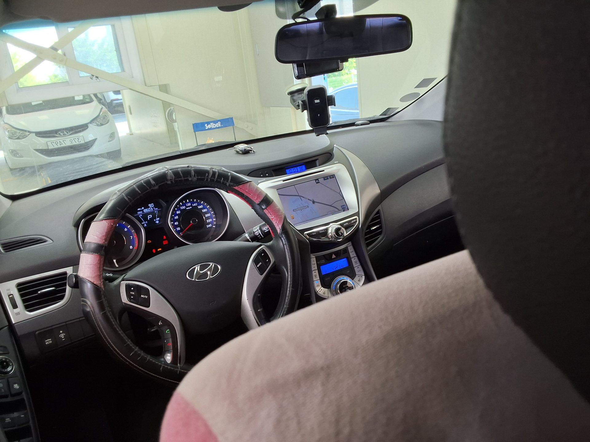 2012 - hyundai avante