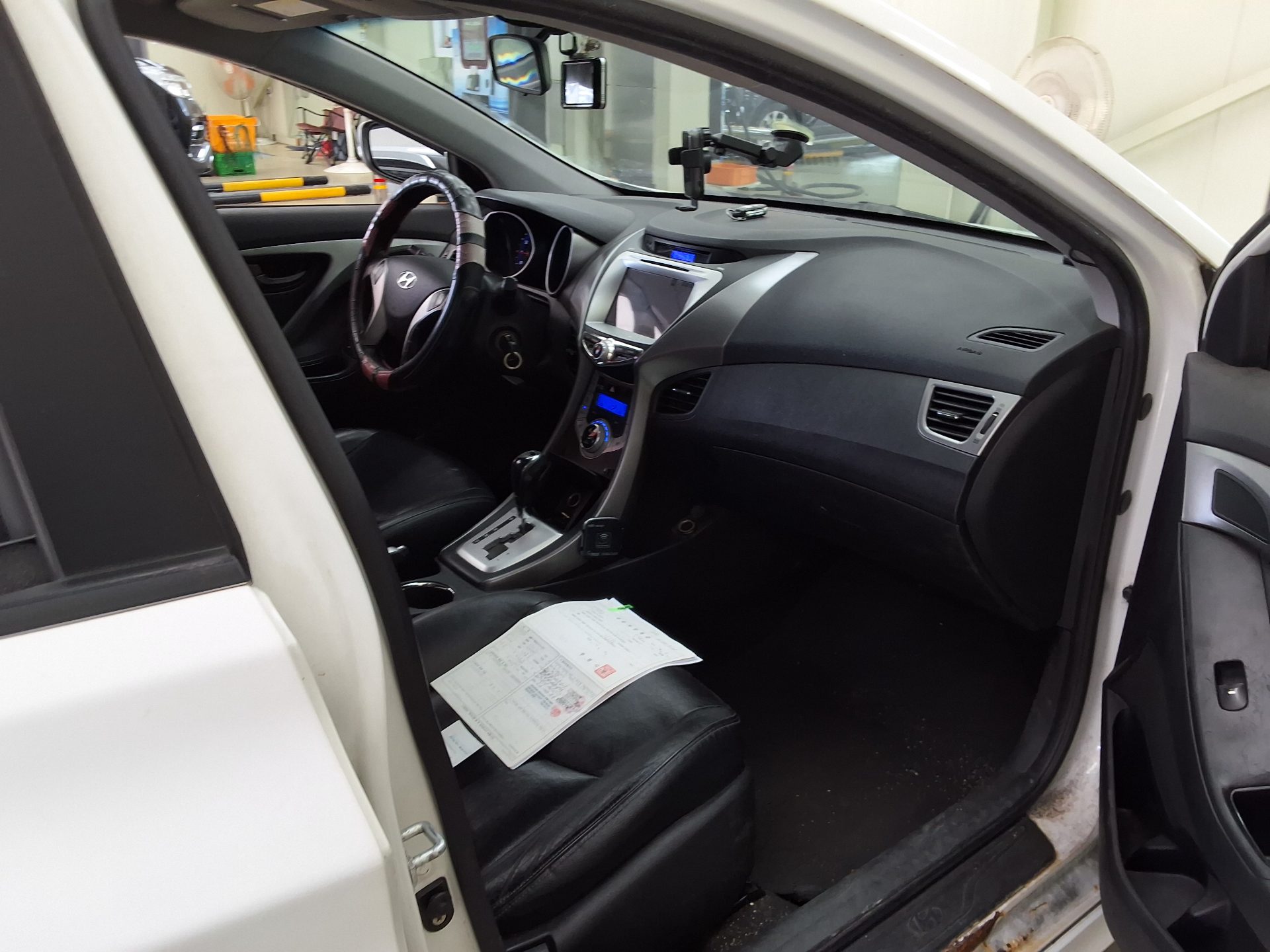 2012 - hyundai avante