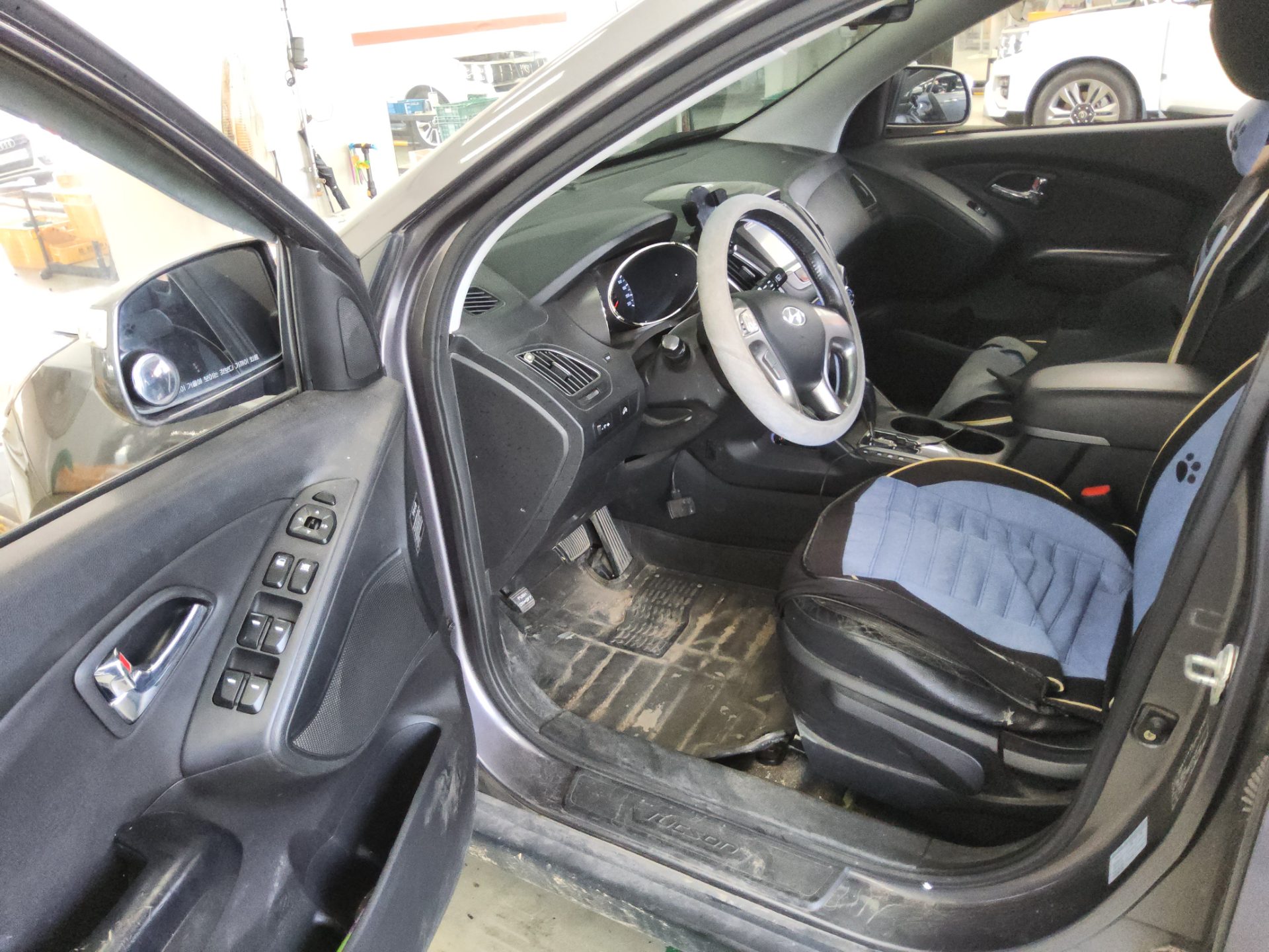 2011 - hyundai tucson
