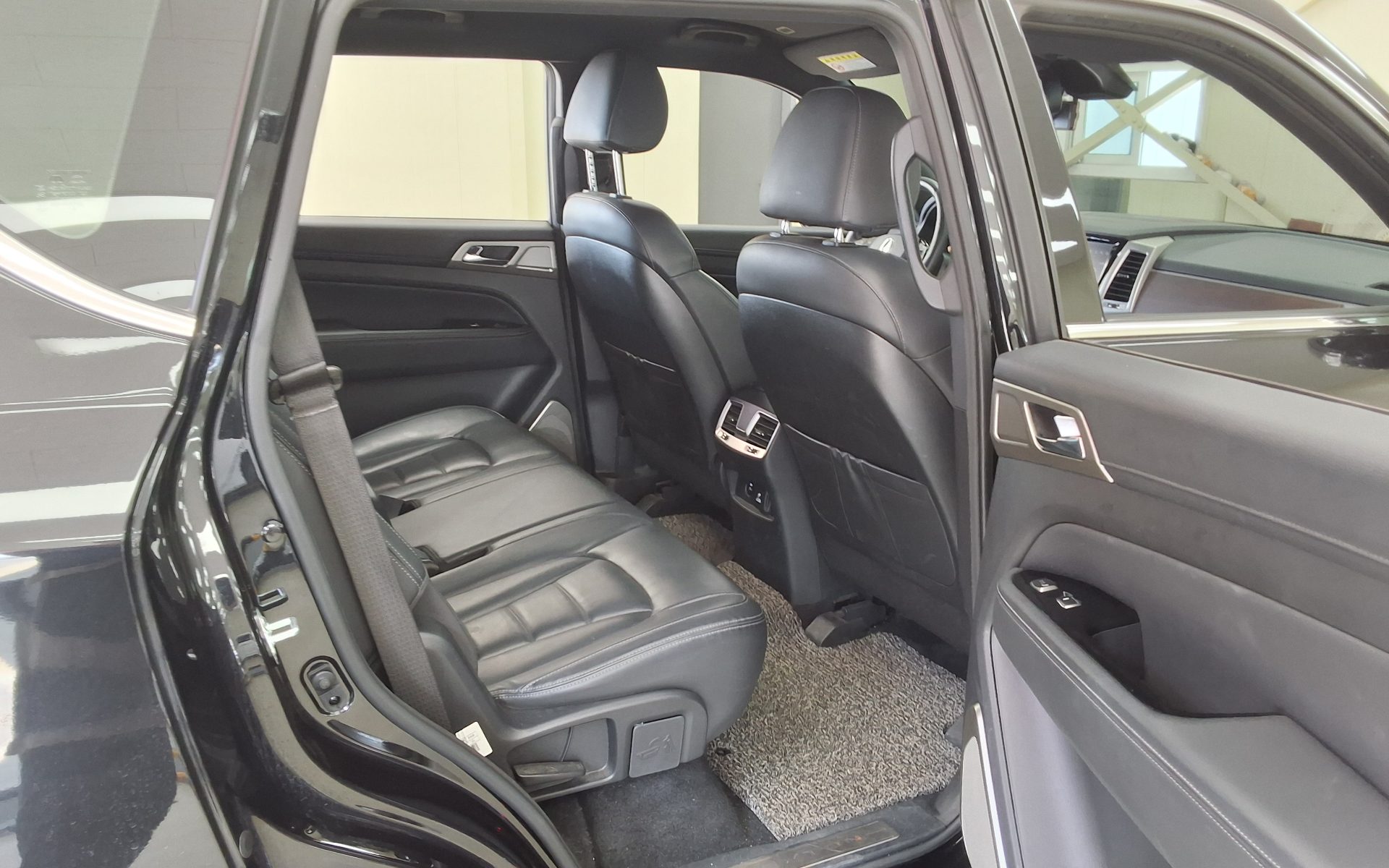 2018 - ssangyong rexton
