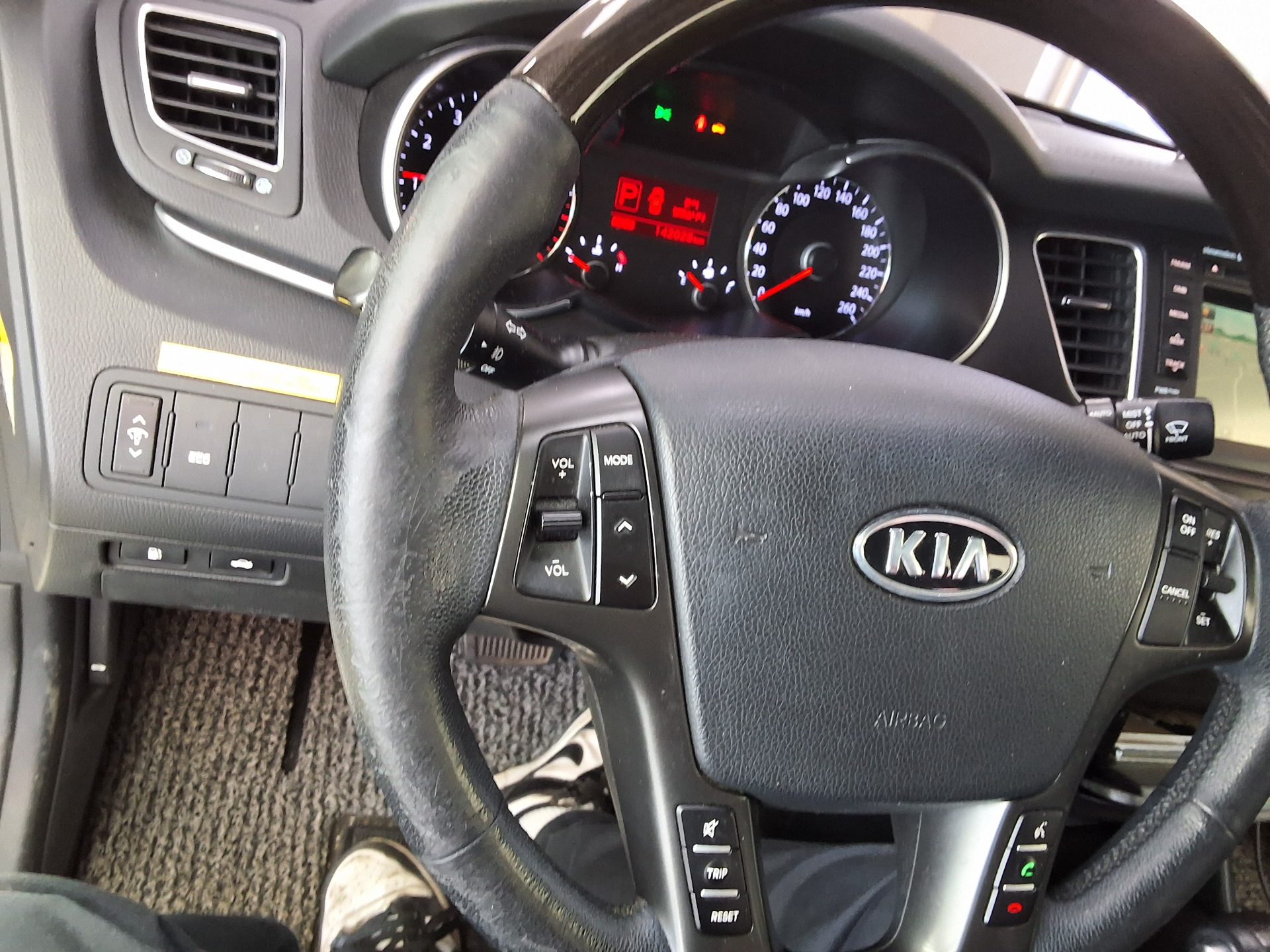 2012 - kia k7