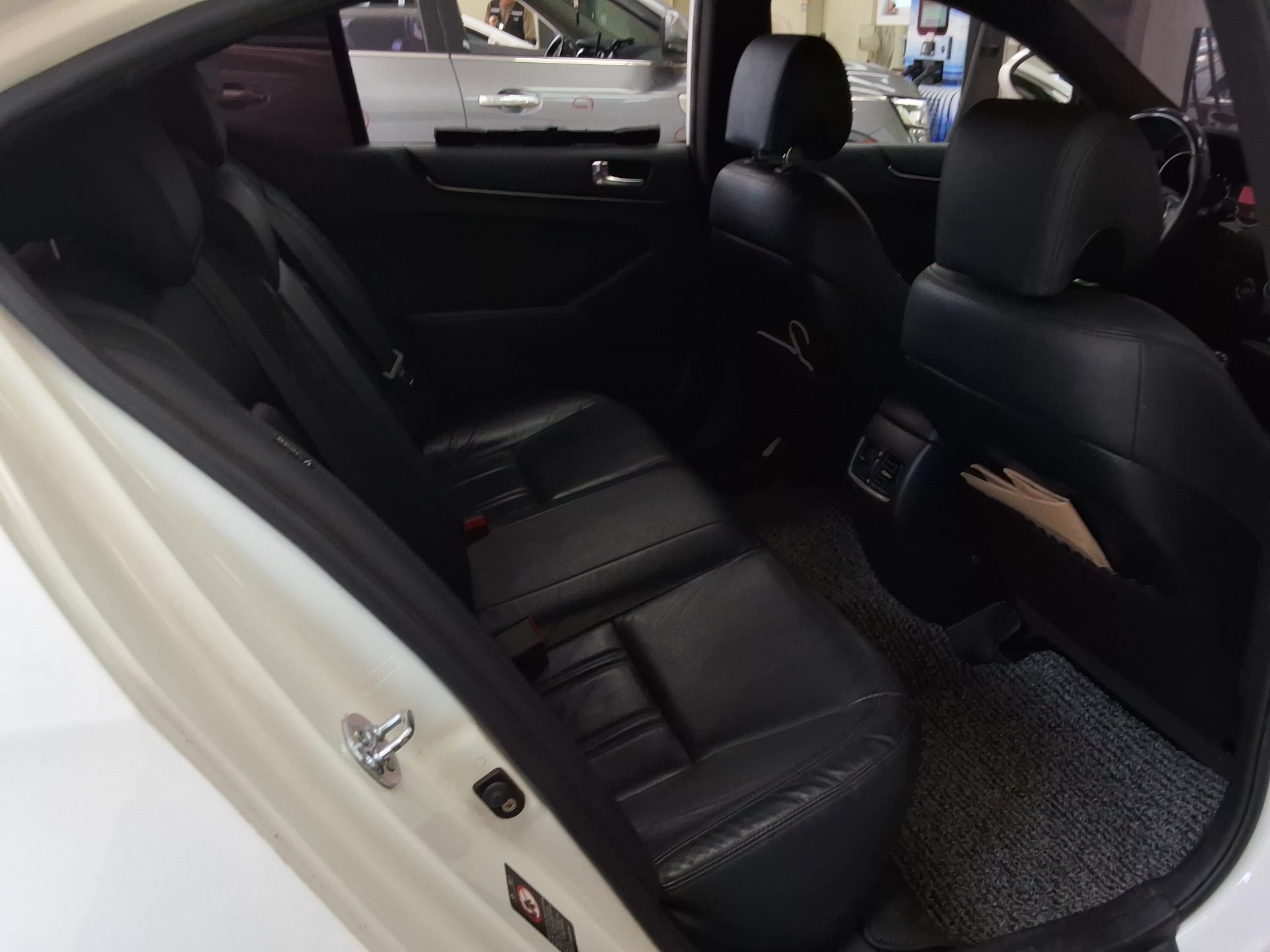 2012 - kia k7