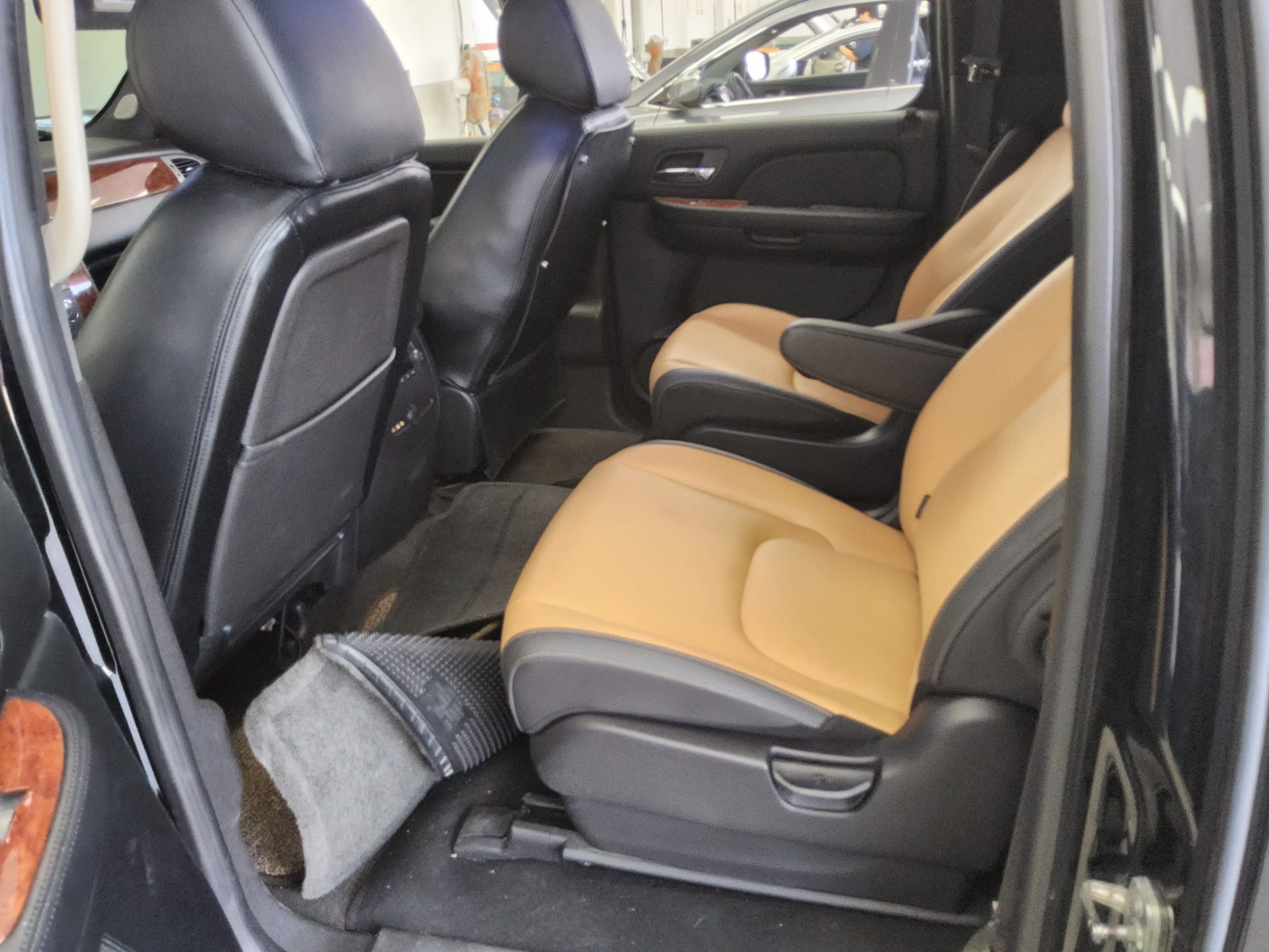 2014 - chevrolet suburban