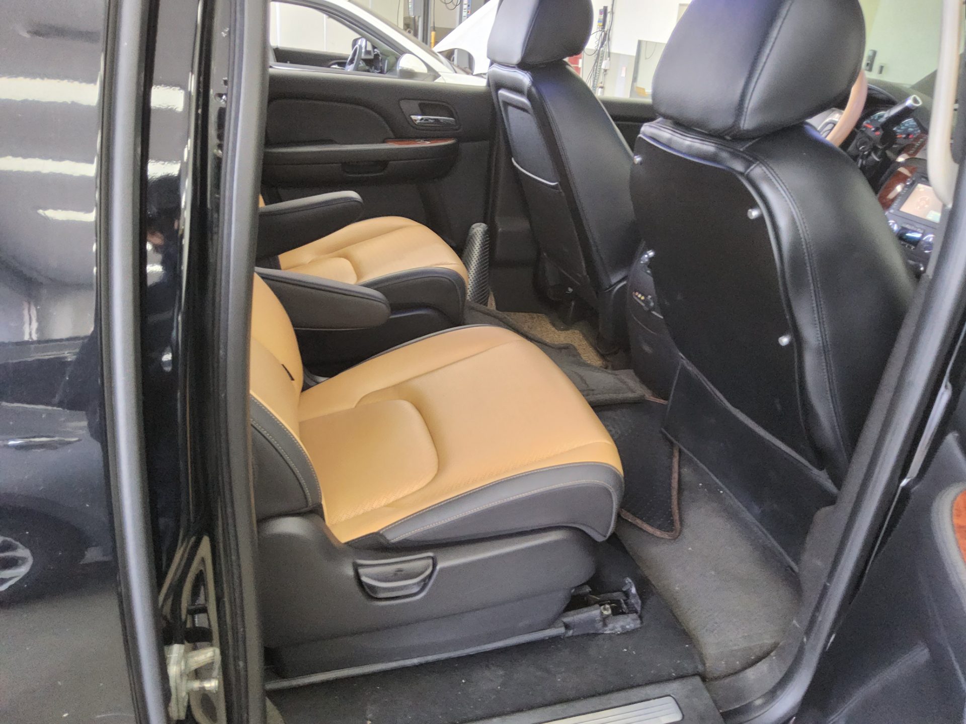 2014 - chevrolet suburban