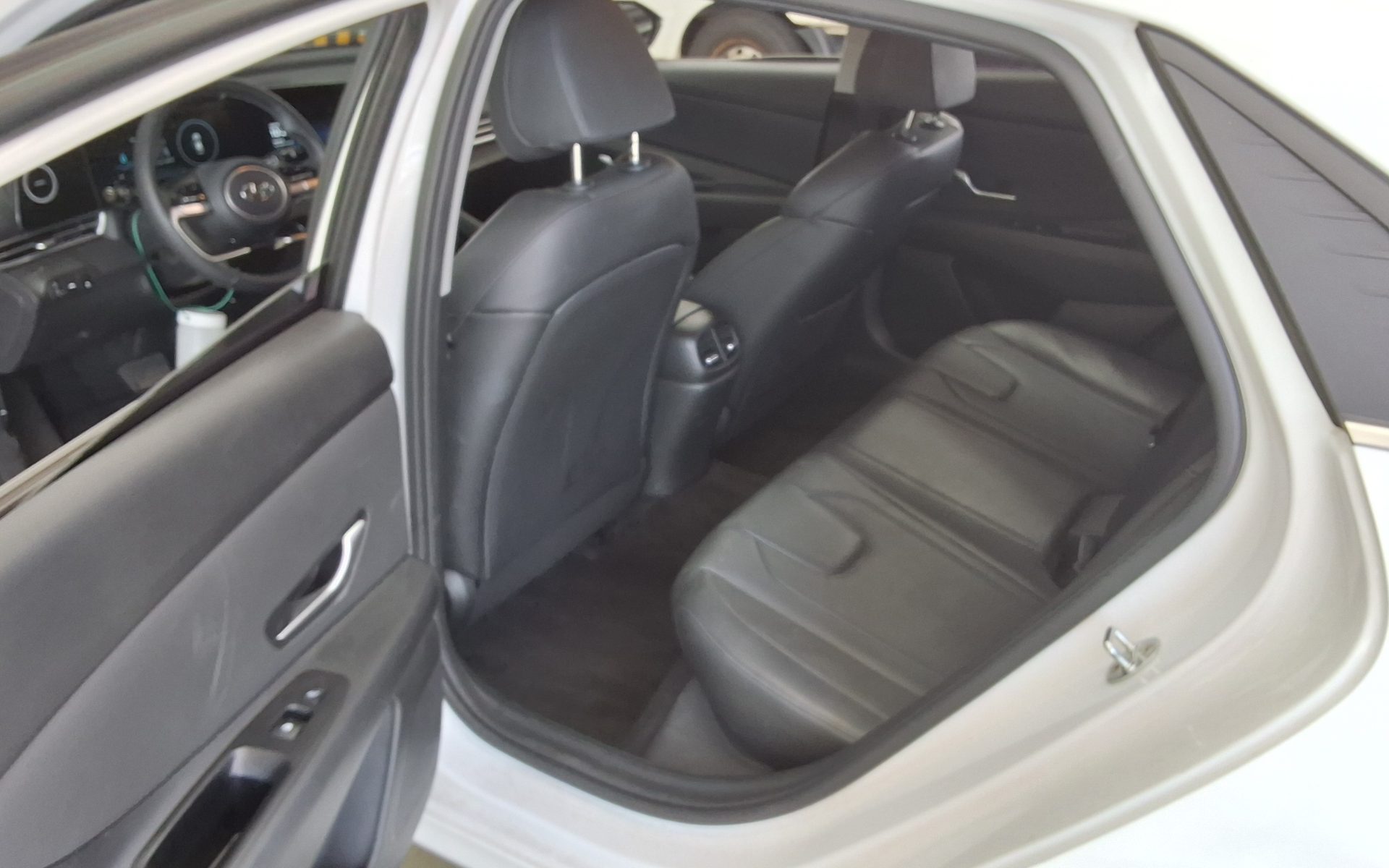 2021 - hyundai avante