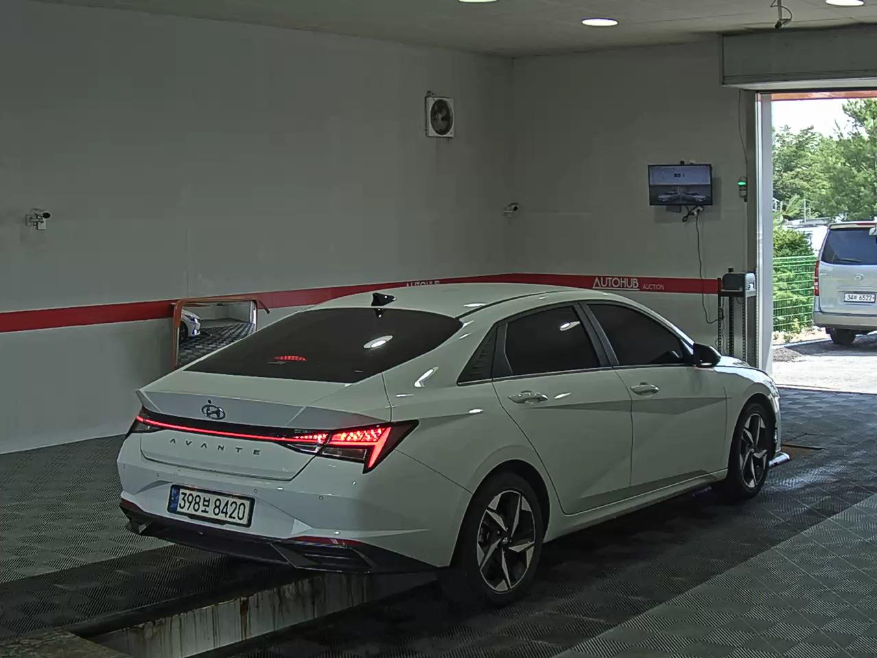 2021 - hyundai avante