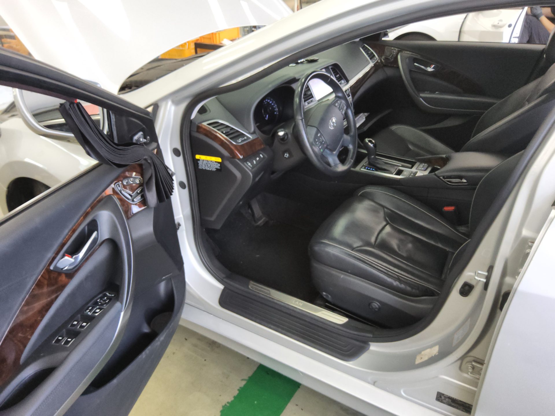 2017 - hyundai aslan
