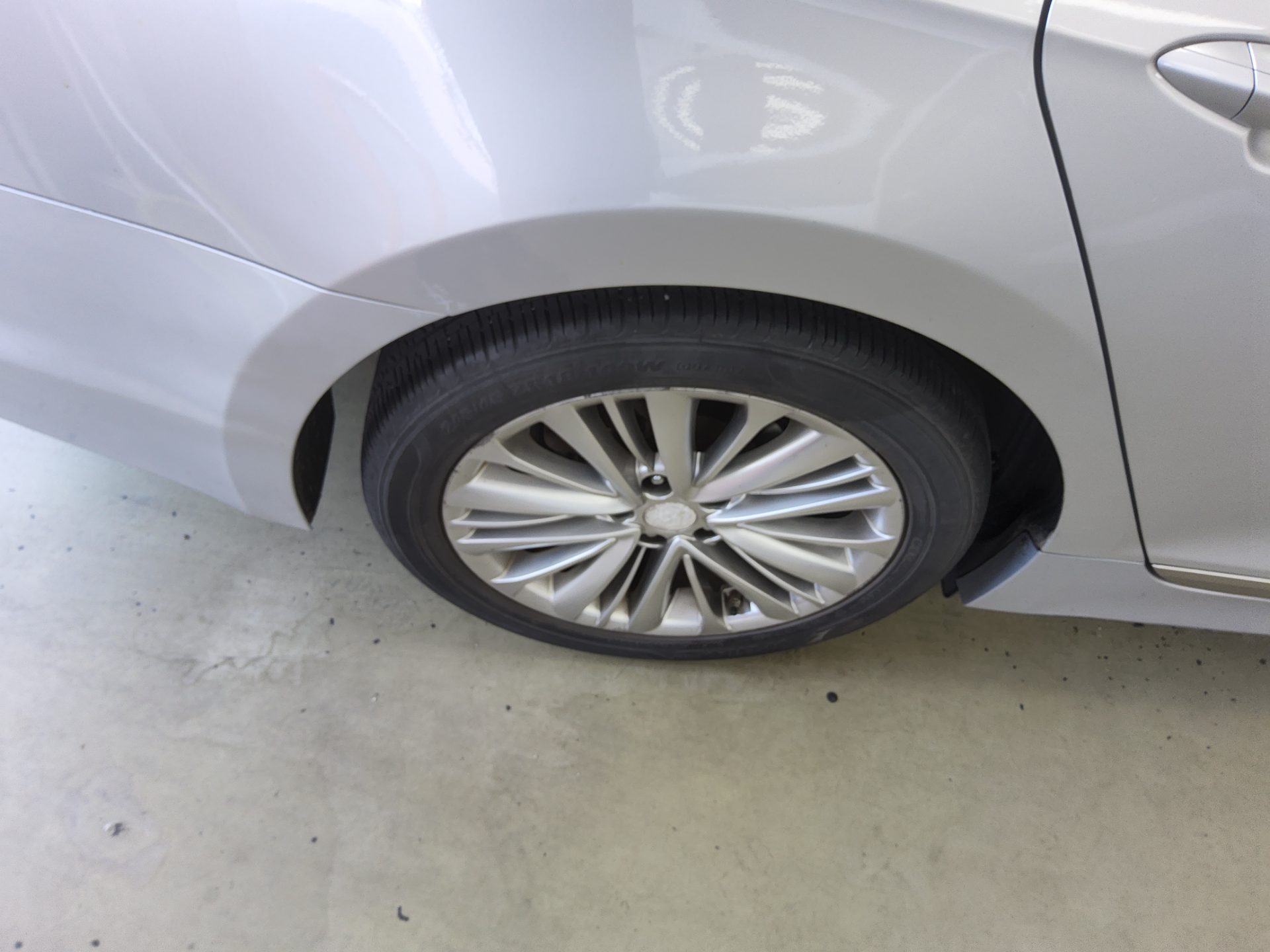 2017 - hyundai aslan