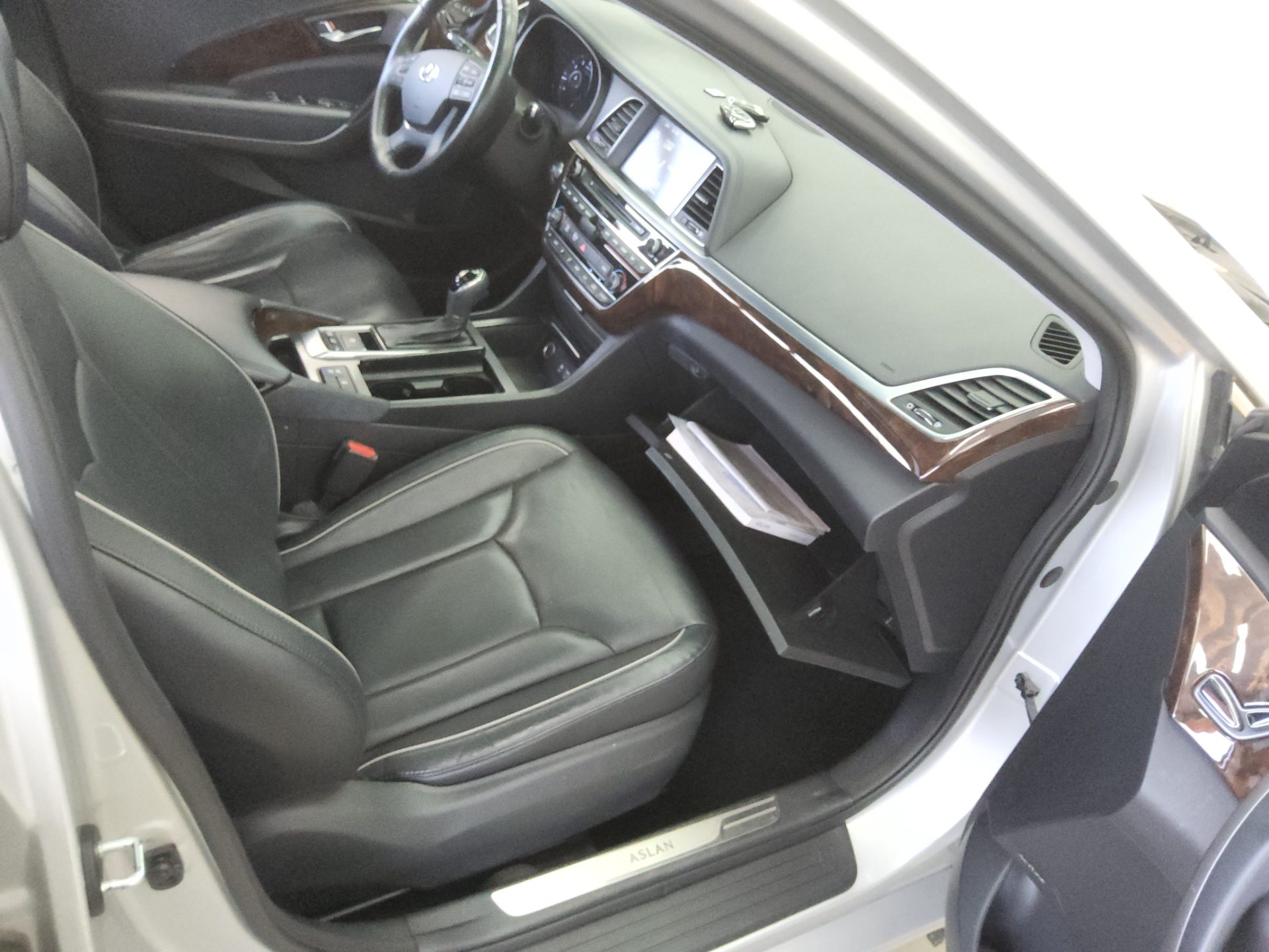 2017 - hyundai aslan