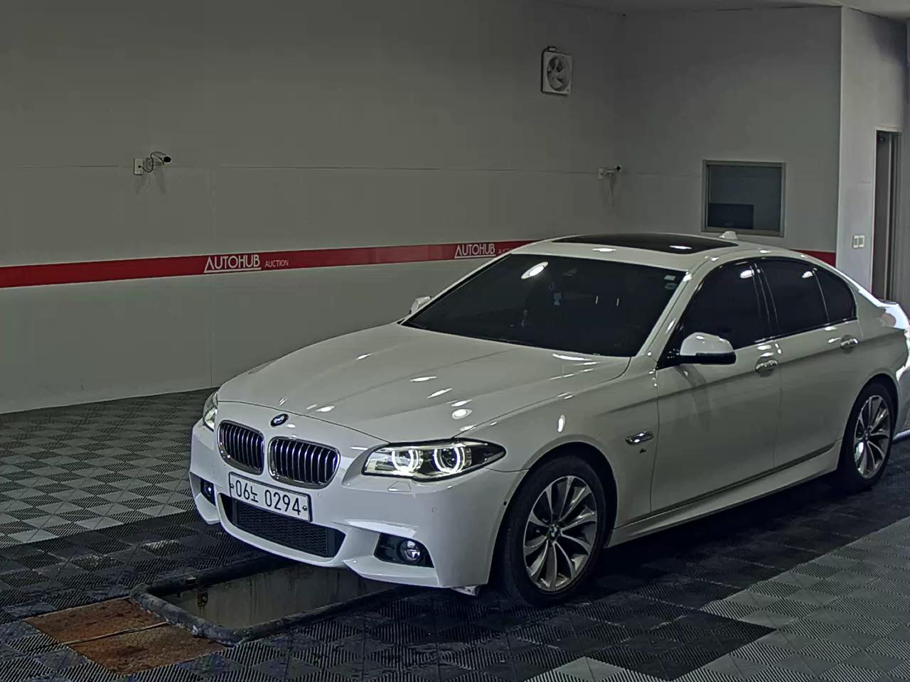 BMW 5 SERIES (6TH GEN) 520d xDrive M AERODYNAMIC