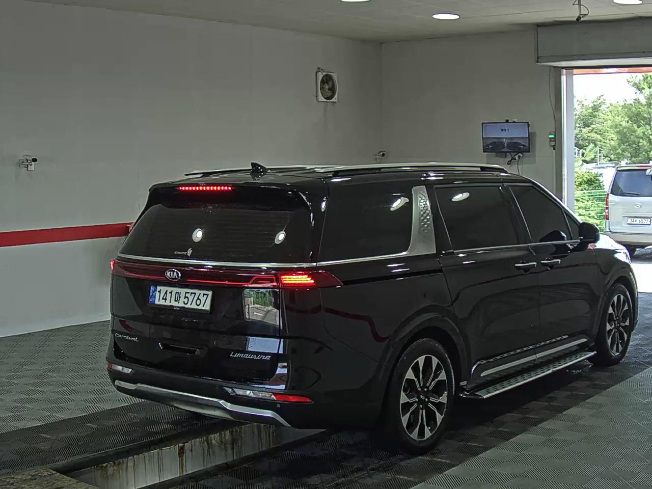 2021 - kia carnival