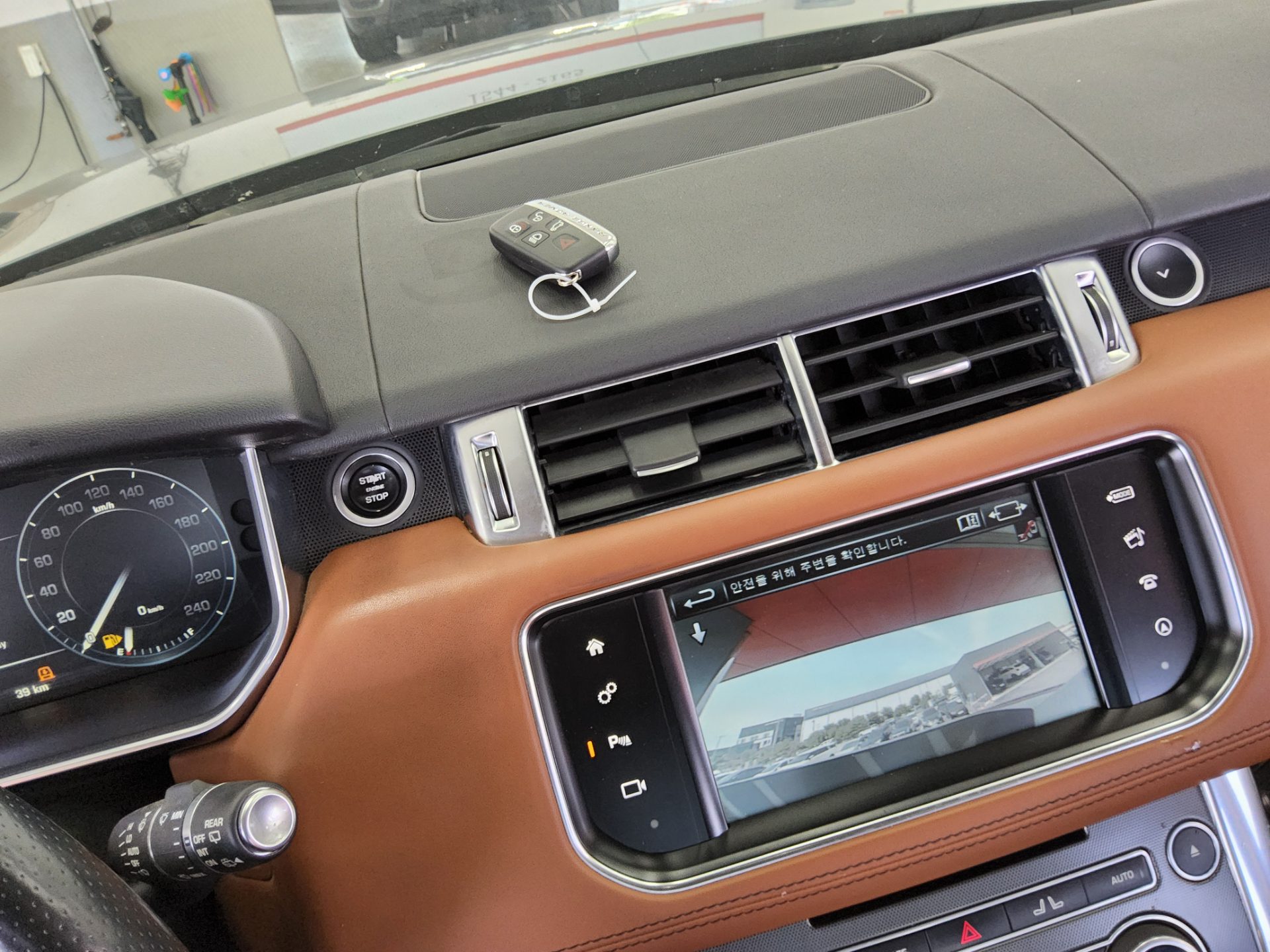 2016 - land rover range rover