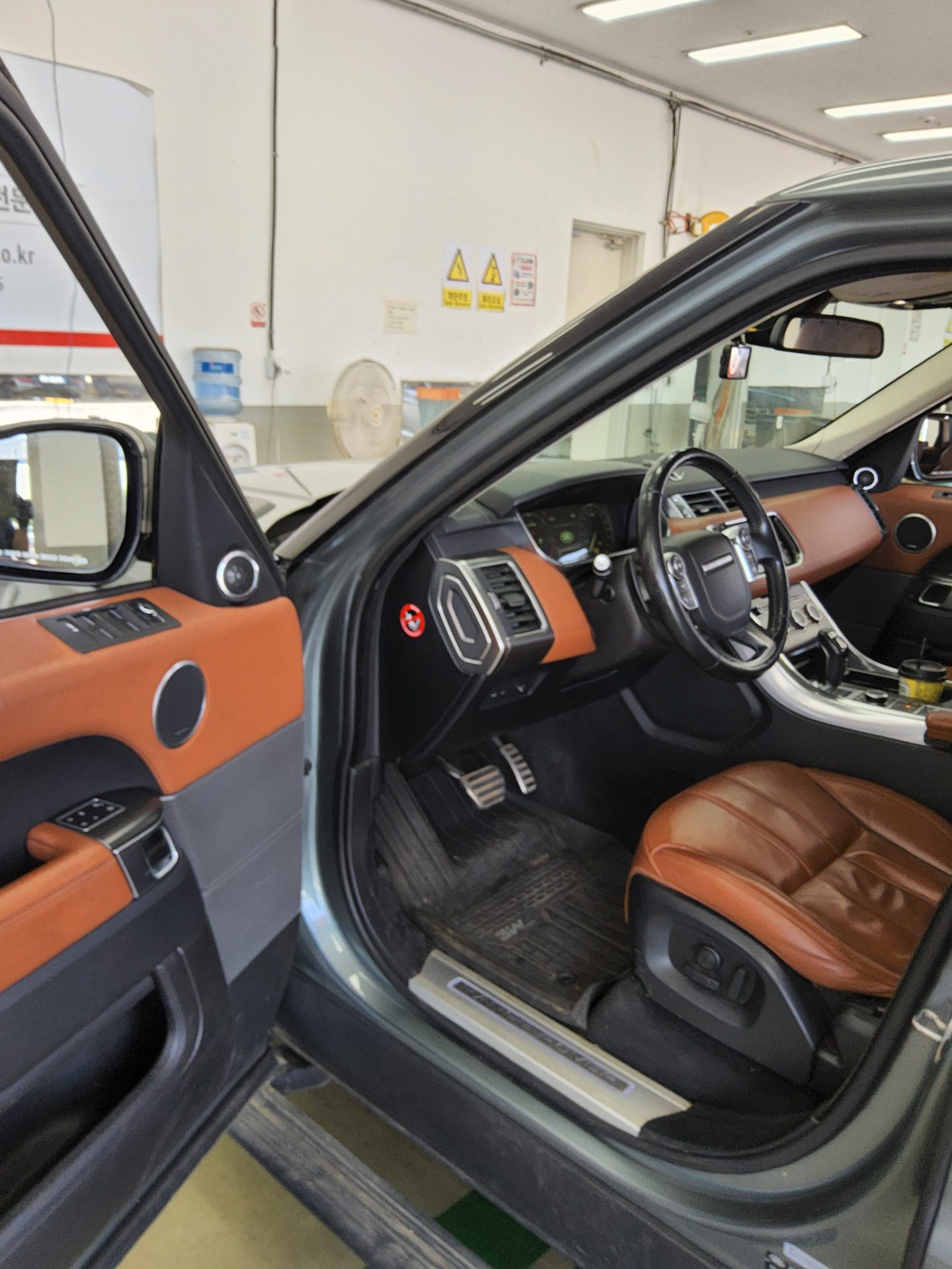 2016 - land rover range rover