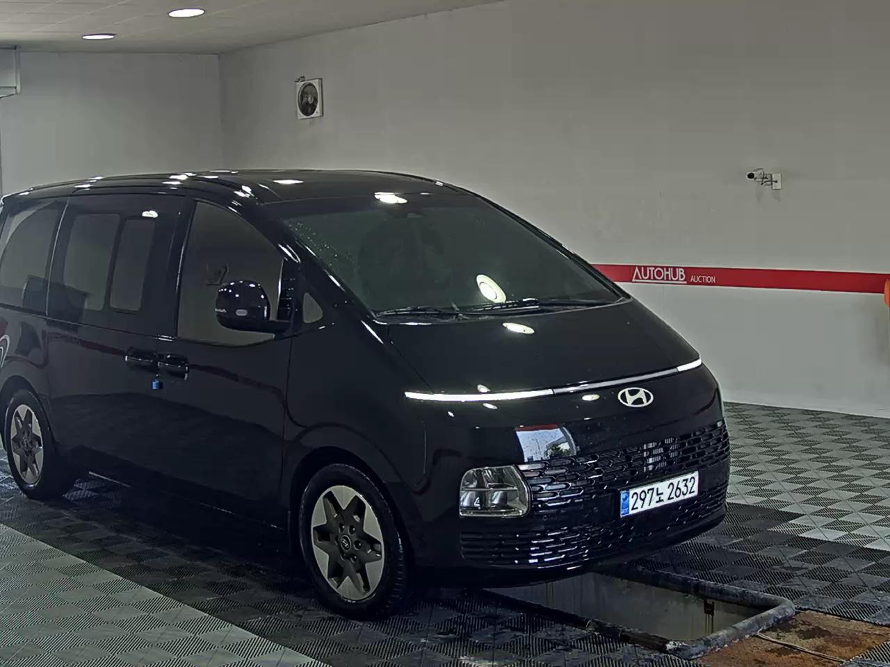 2025 - hyundai staria