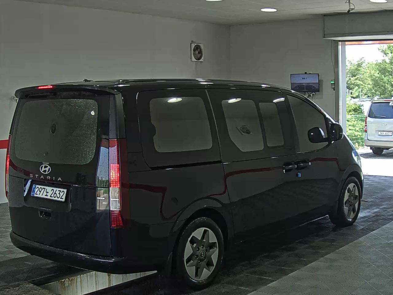 2025 - hyundai staria