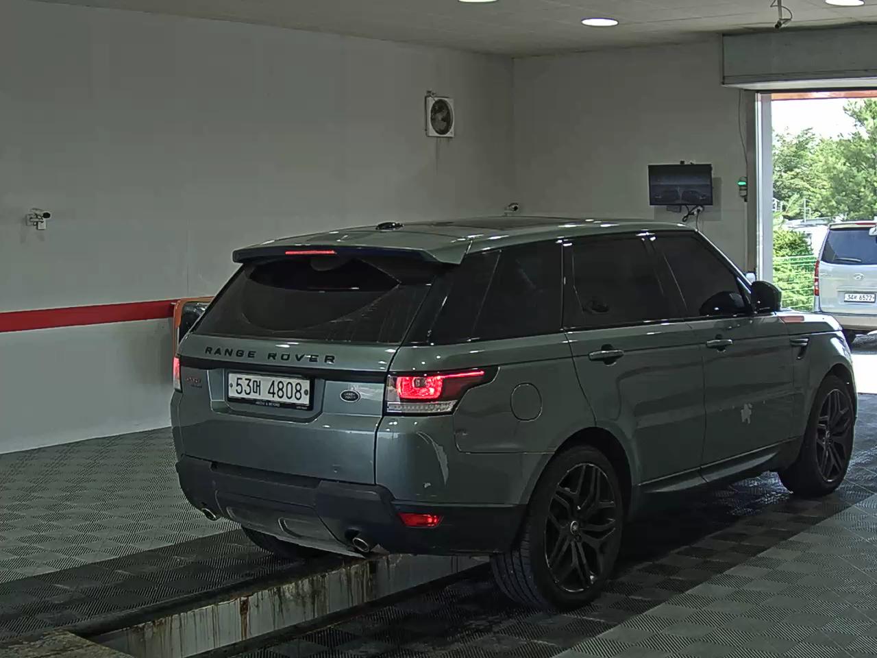 2016 - land rover range rover