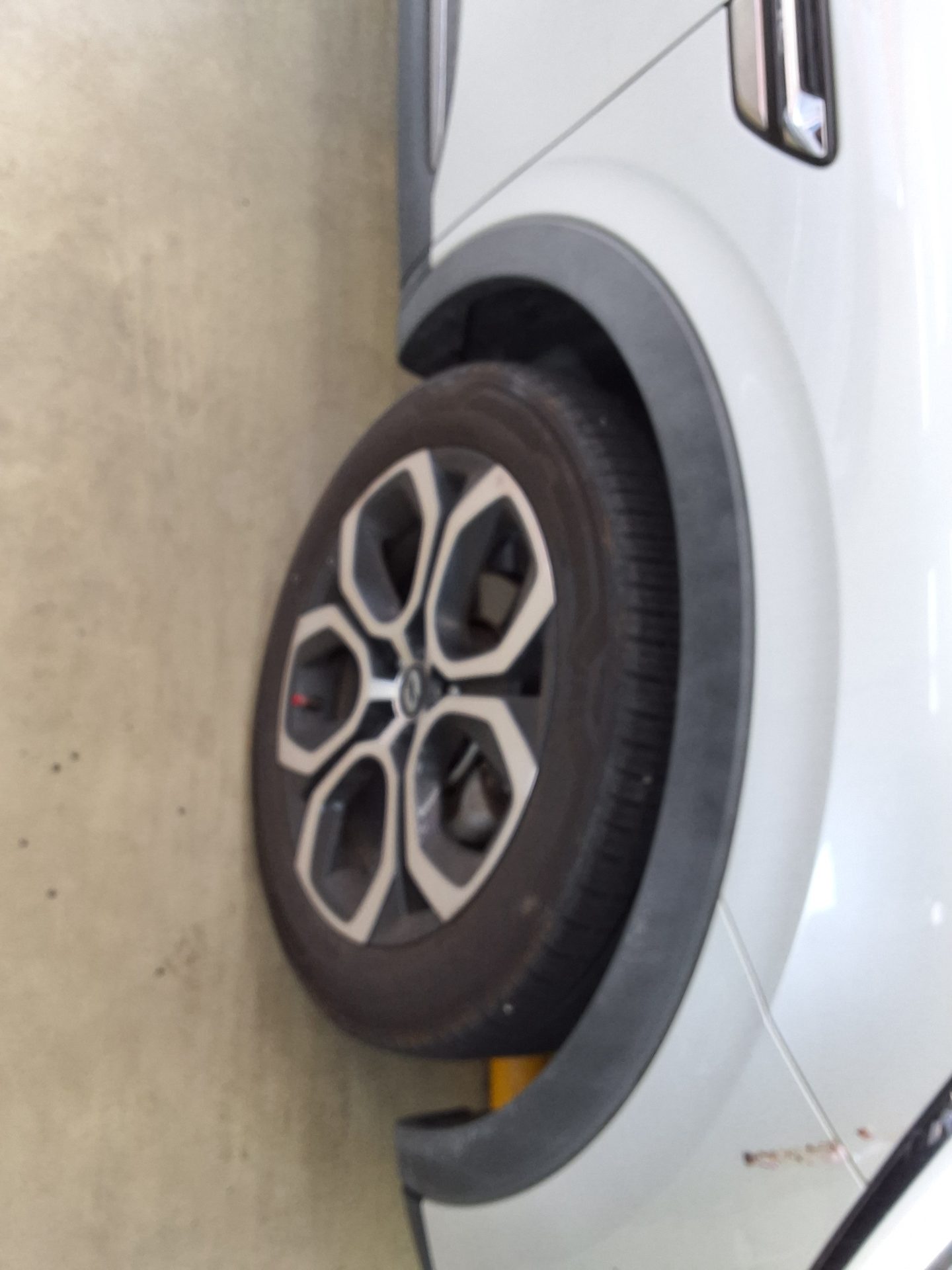 2023 - renault xm3