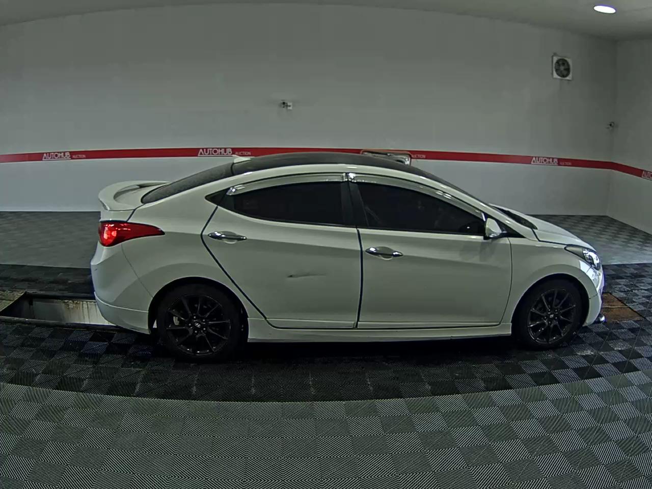 2012 - hyundai avante
