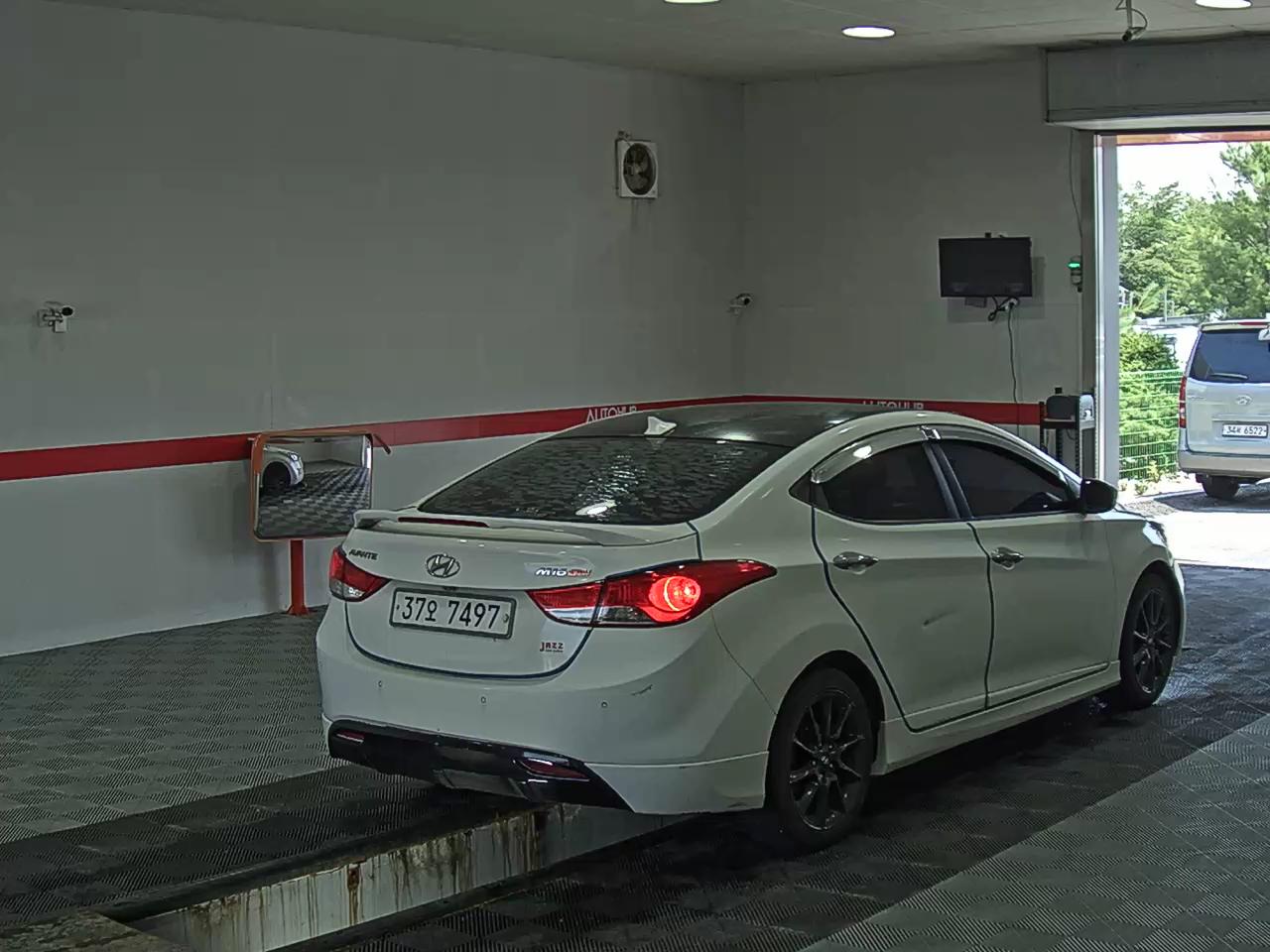 2012 - hyundai avante