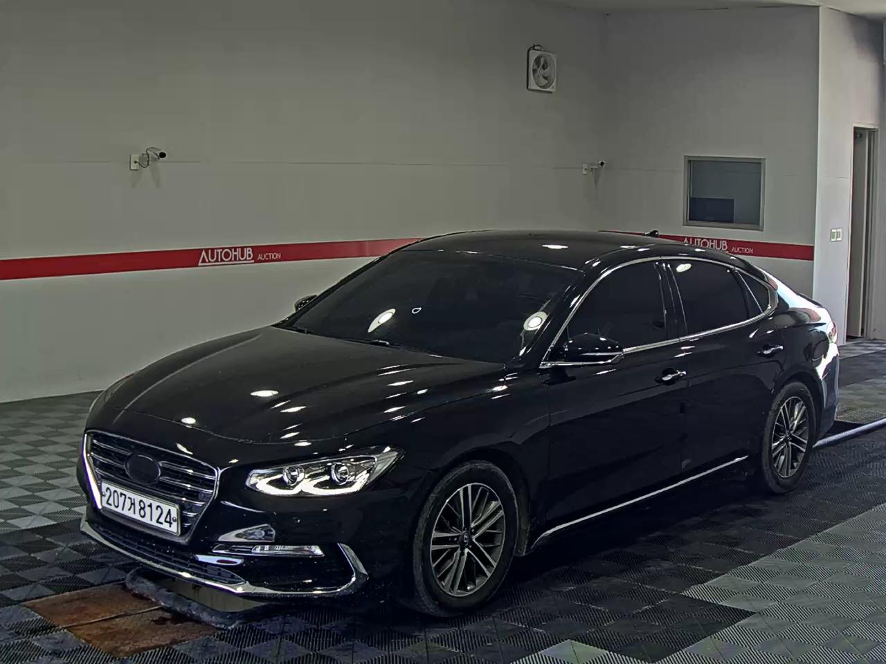 HYUNDAI GRANDEUR LPi RENTAL CAR