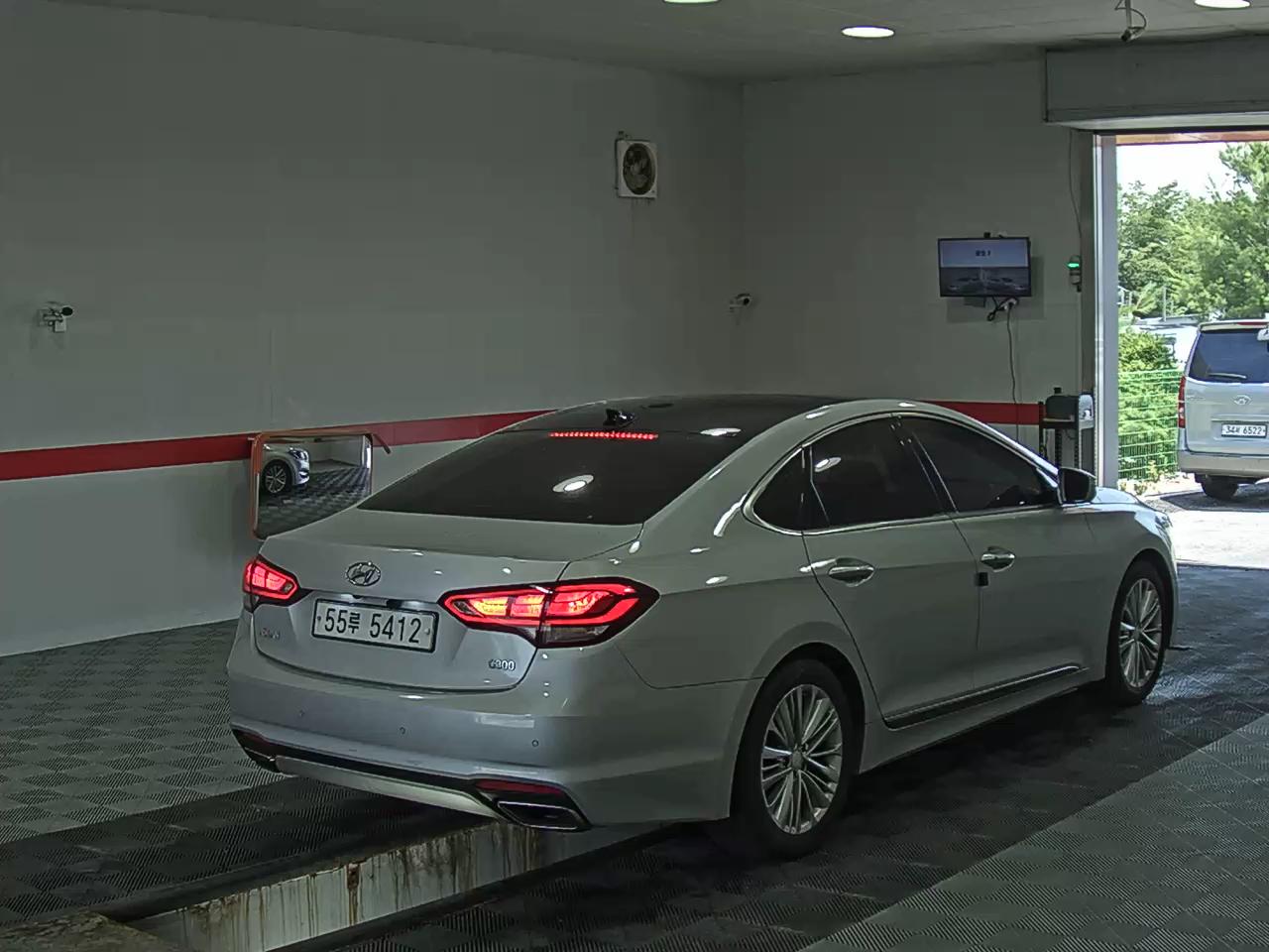 2017 - hyundai aslan