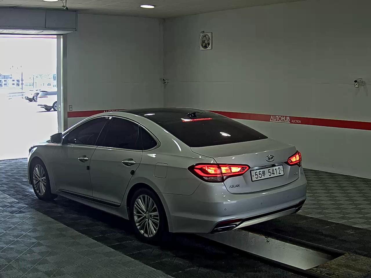 2017 - hyundai aslan
