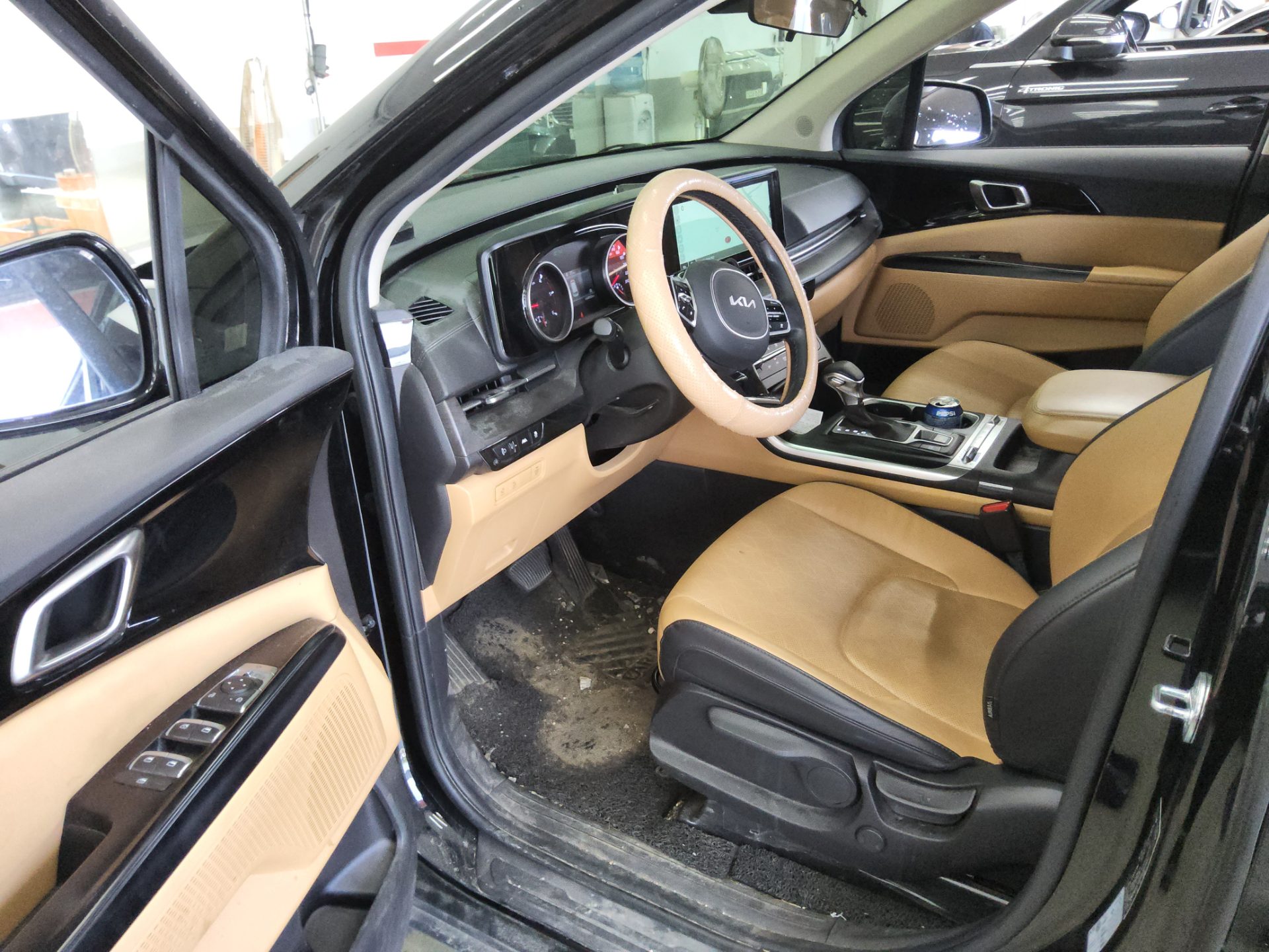 2023 - kia carnival