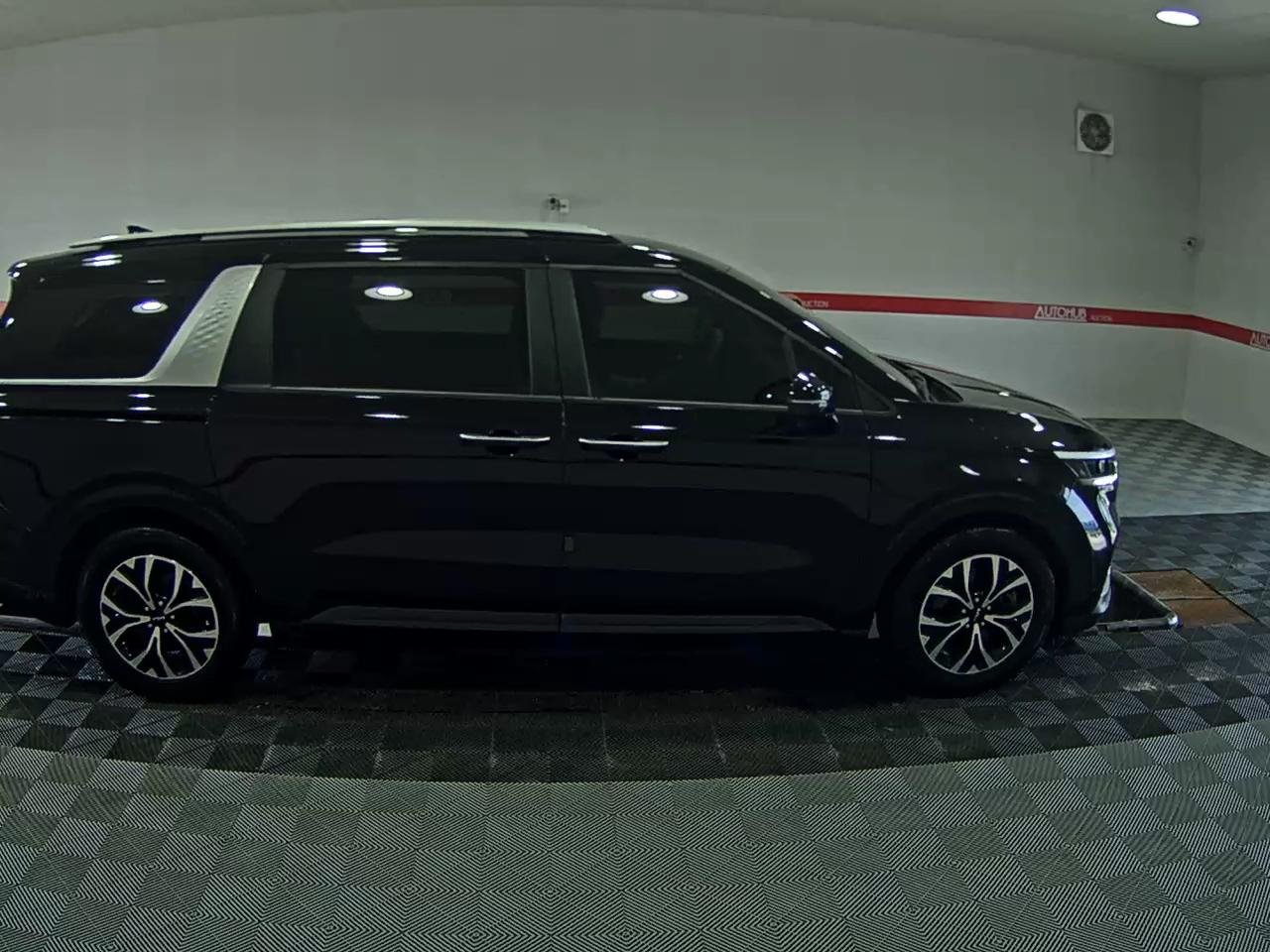 2023 - kia carnival
