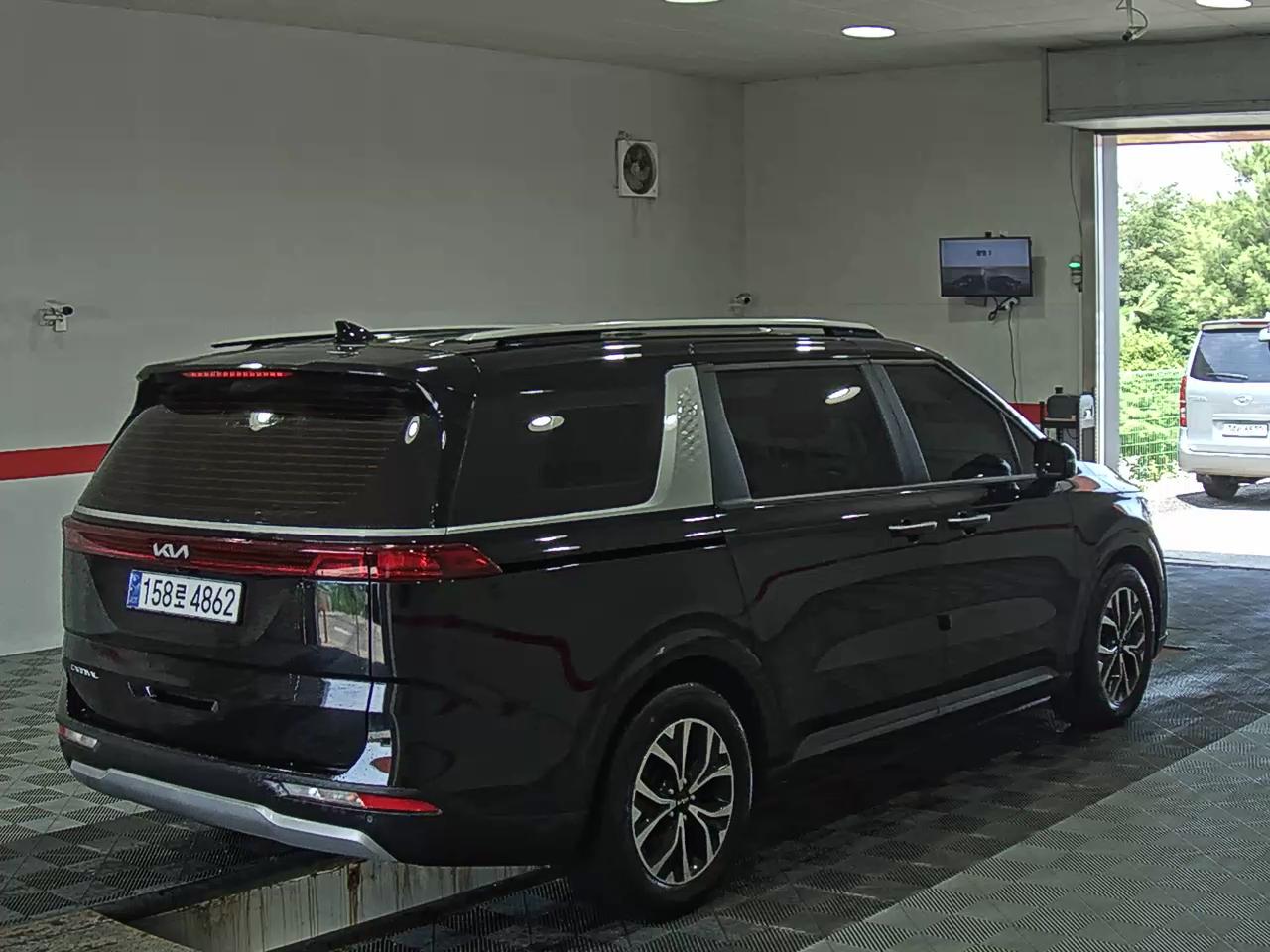 2023 - kia carnival