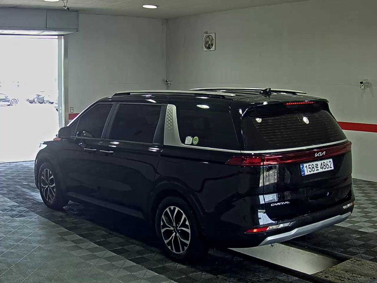 2023 - kia carnival