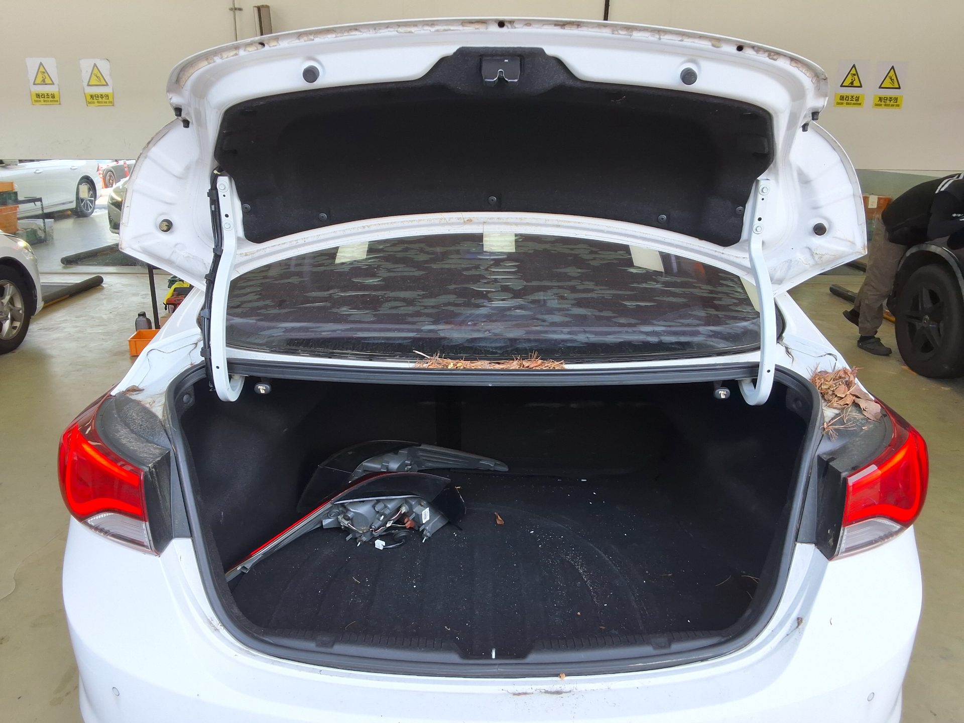 2012 - hyundai avante