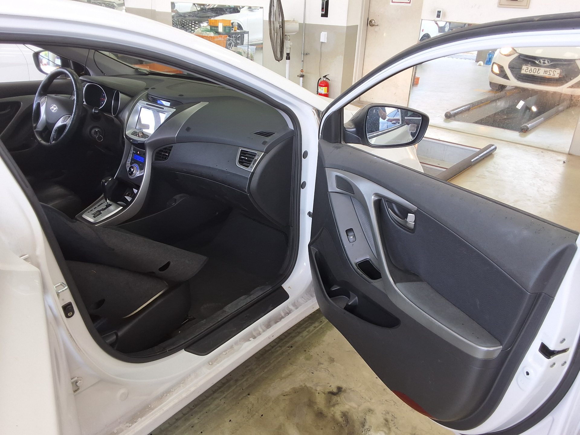2012 - hyundai avante