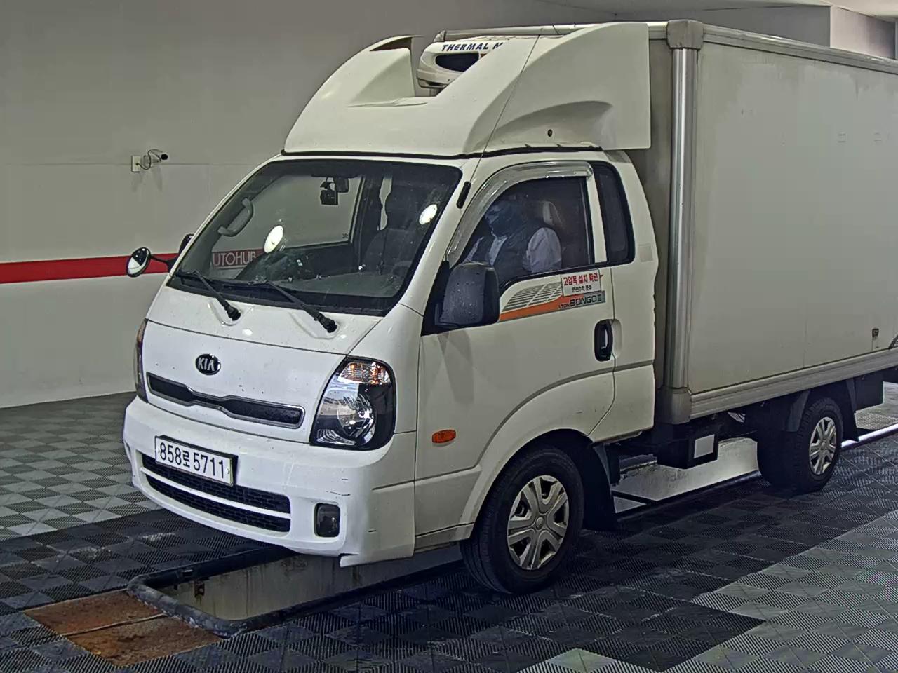 KIA BONGO III CARGO KING CAB EXTRA WHEELBASE