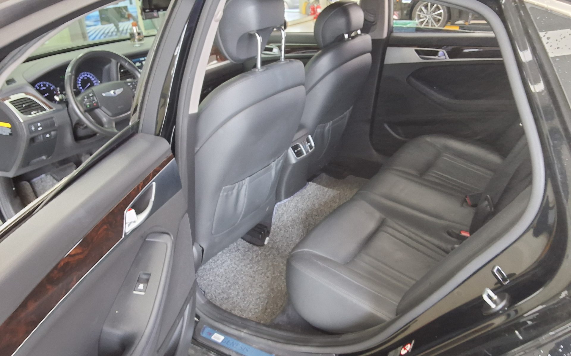 2016 - hyundai g330