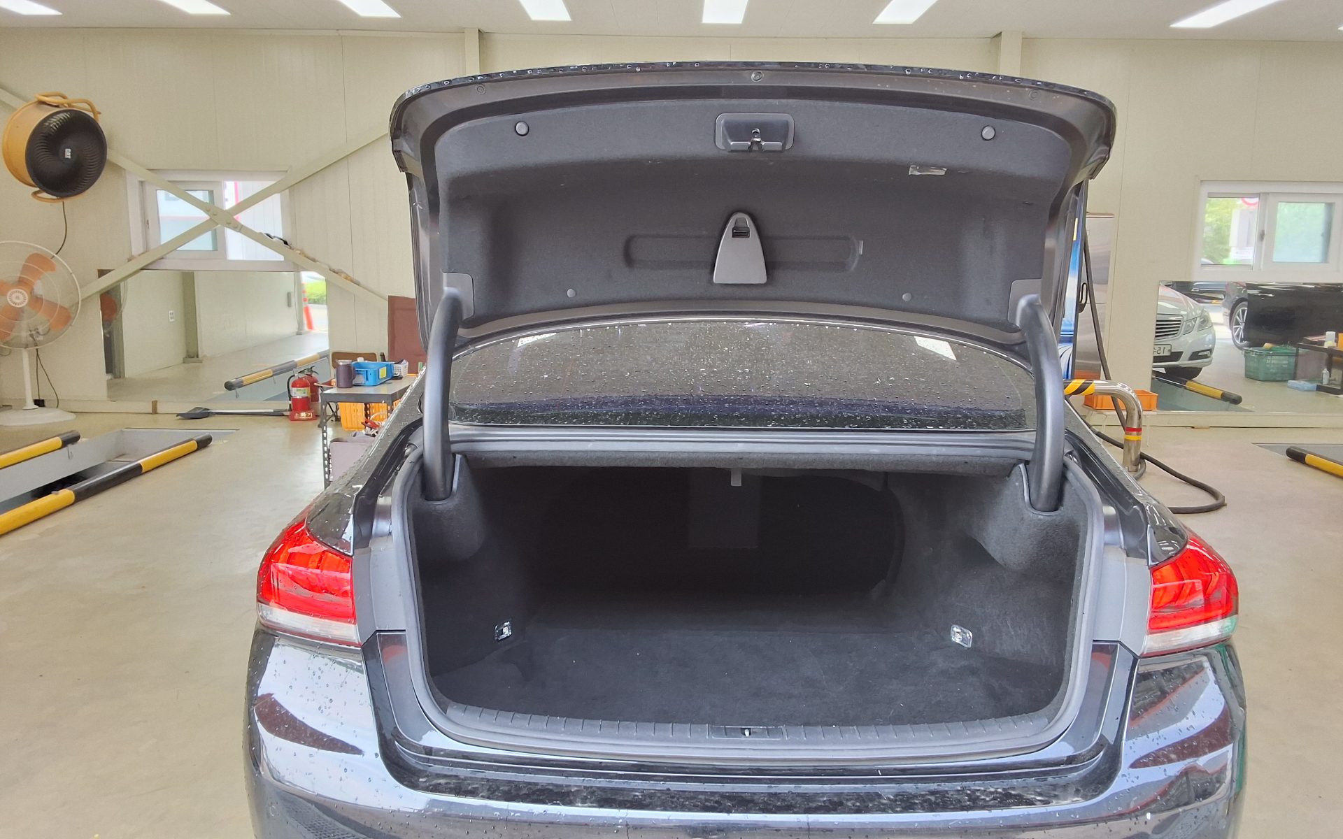 2016 - hyundai g330