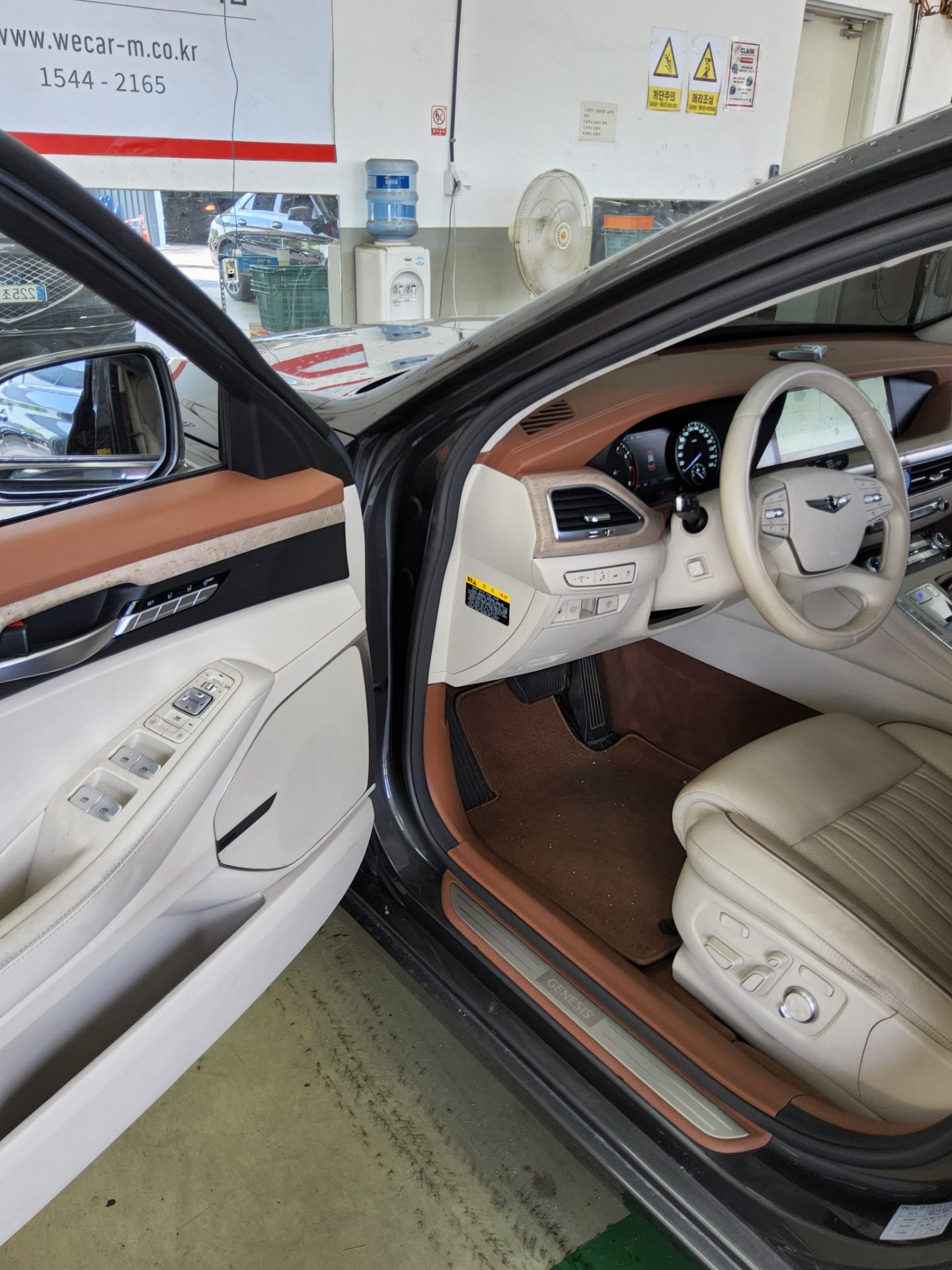 2021 - genesis g90