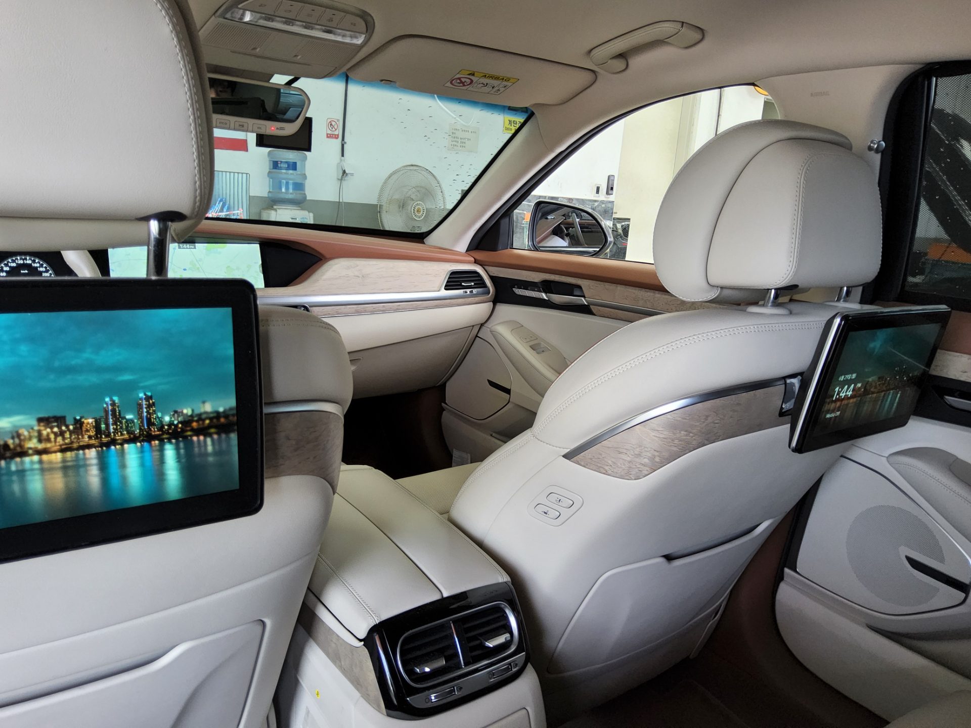 2021 - genesis g90
