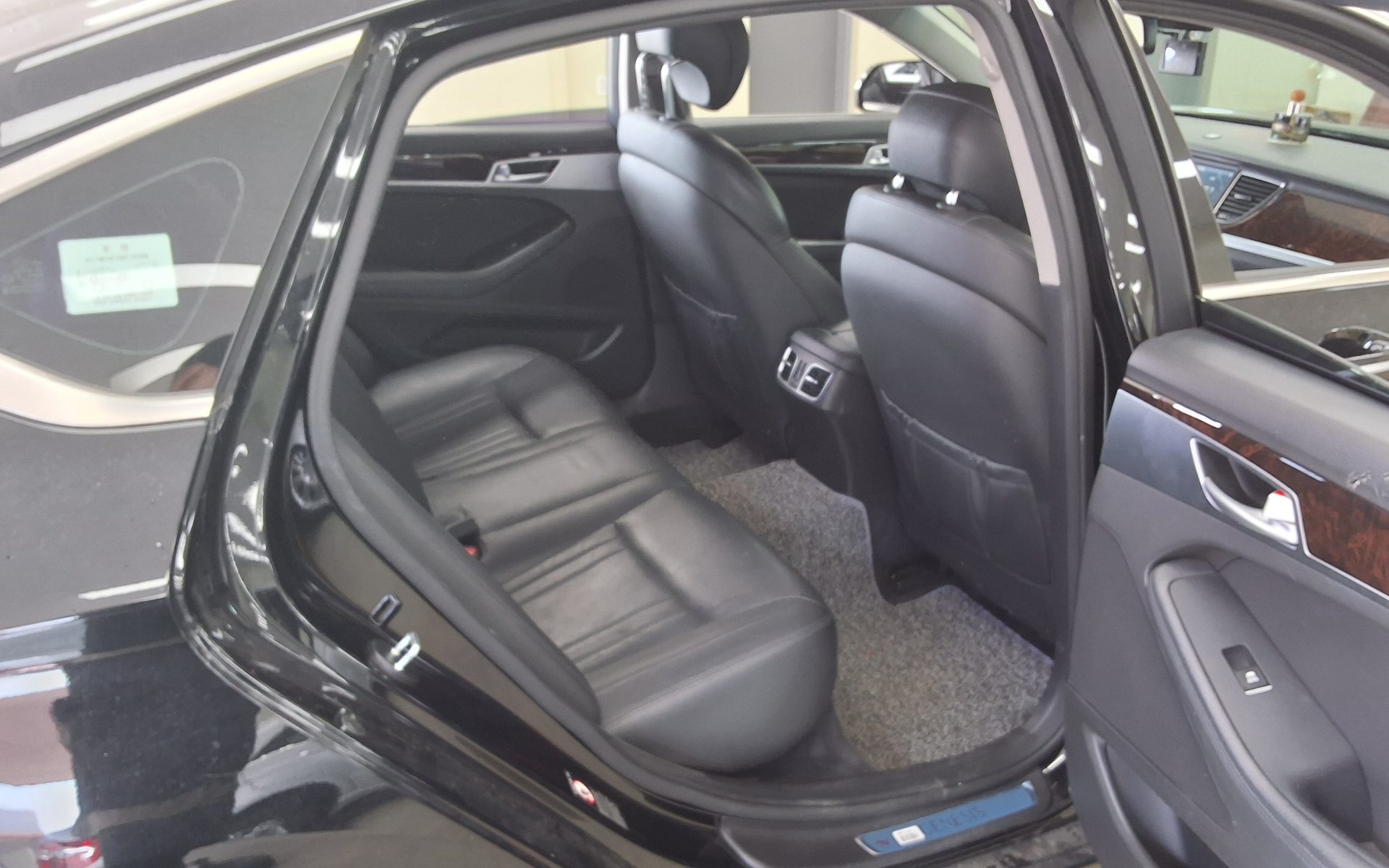 2016 - hyundai g330