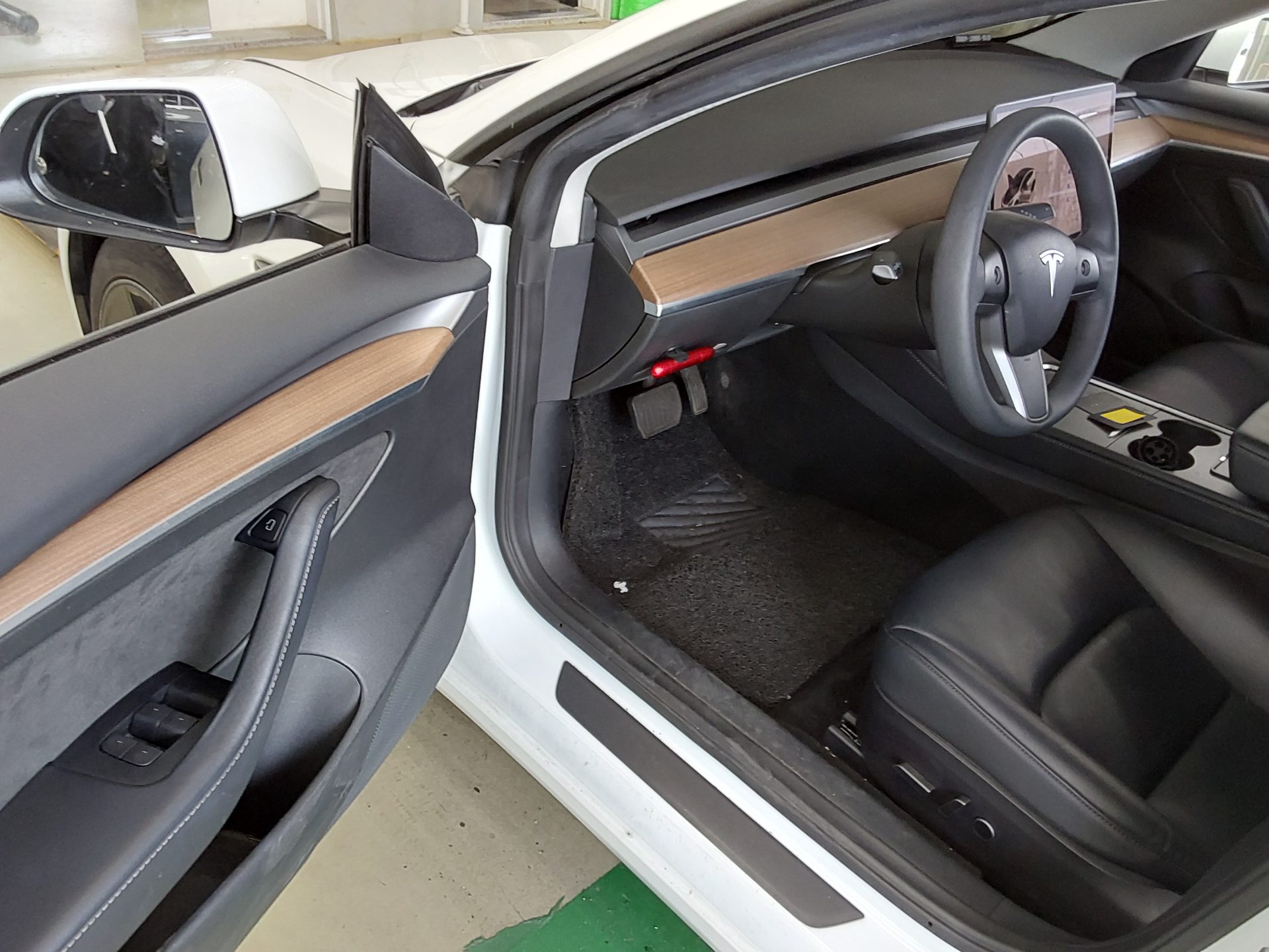 2022 - tesla model 3