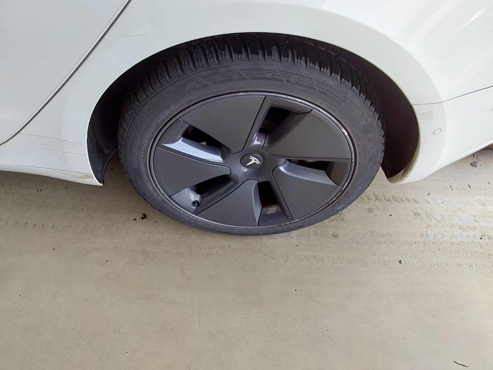2022 - tesla model 3