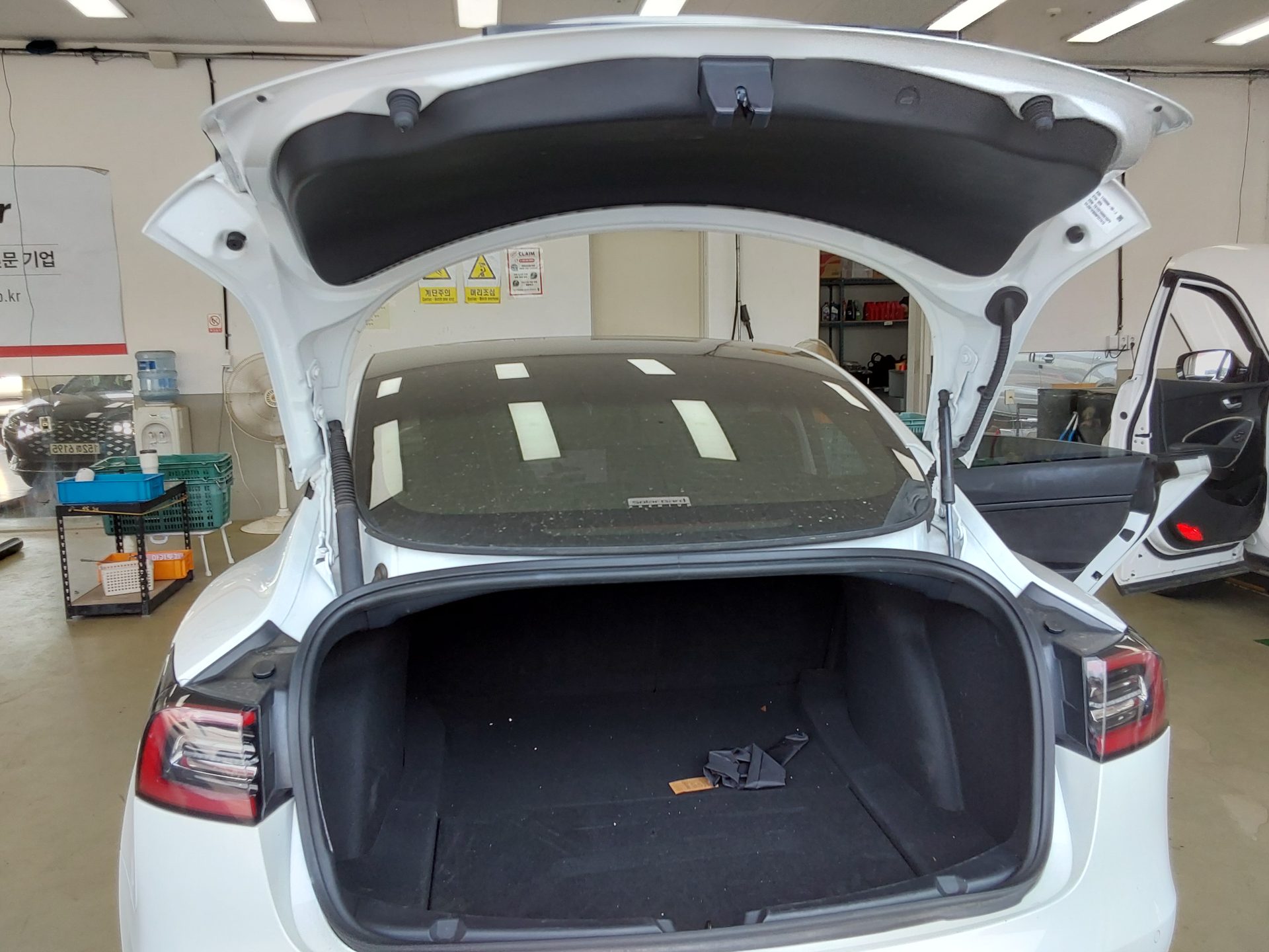 2022 - tesla model 3