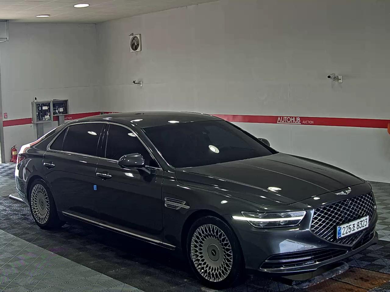 2021 - genesis g90