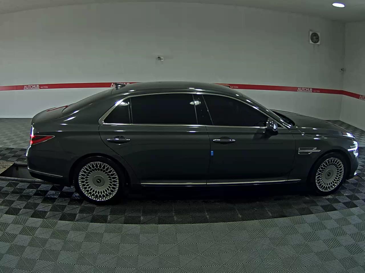 2021 - genesis g90