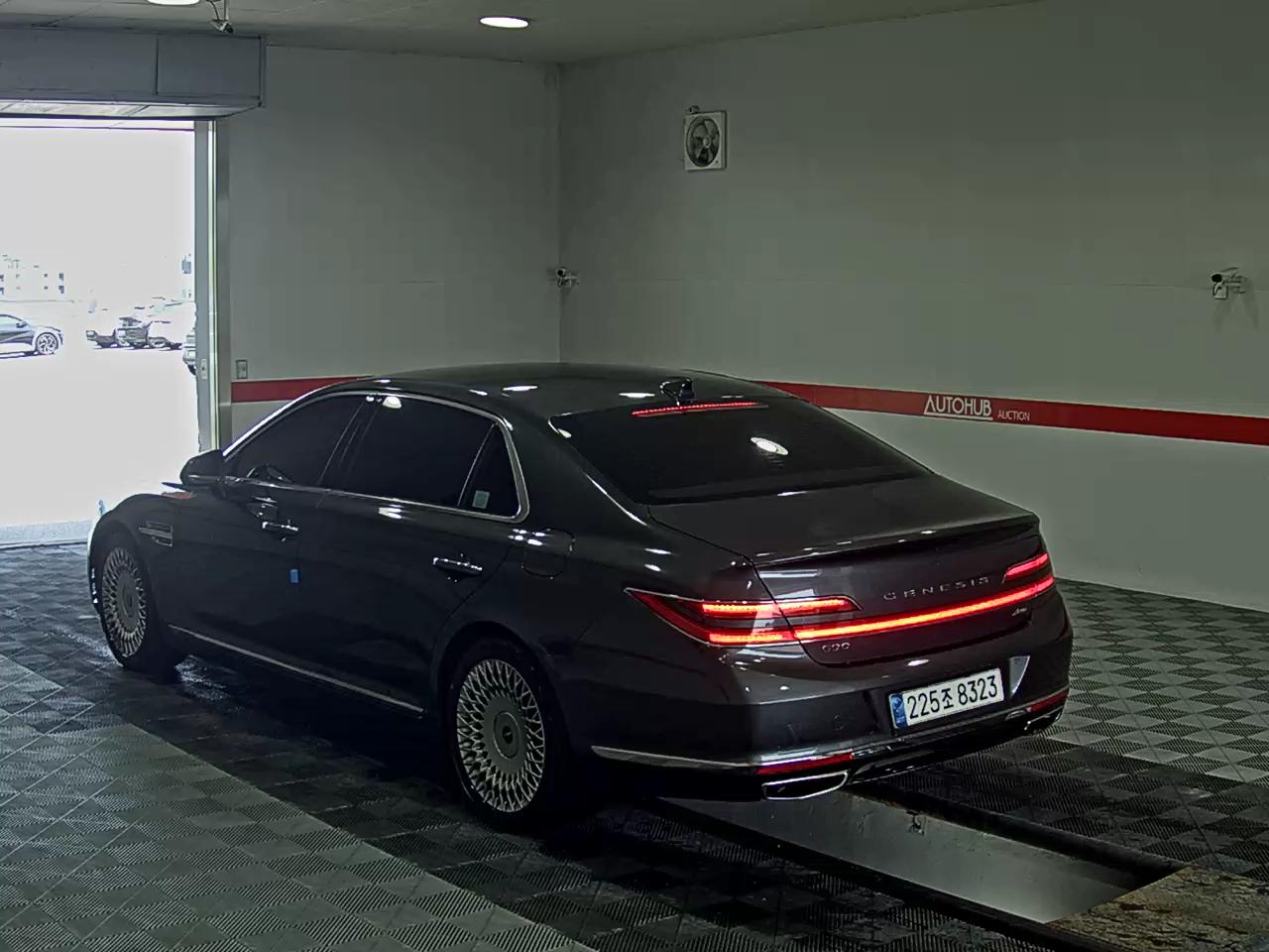 2021 - genesis g90
