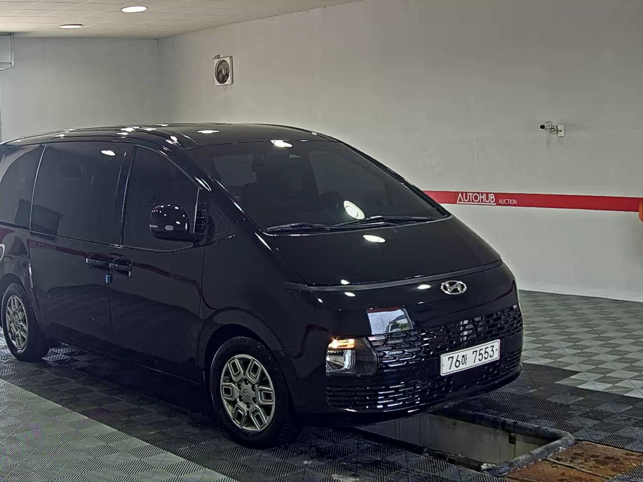 2022 - hyundai staria
