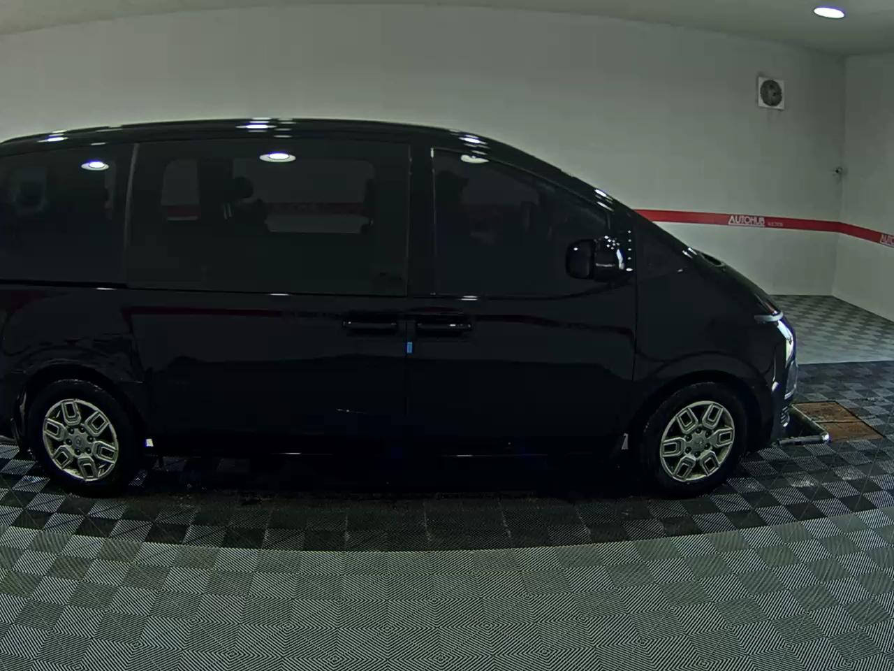 2022 - hyundai staria
