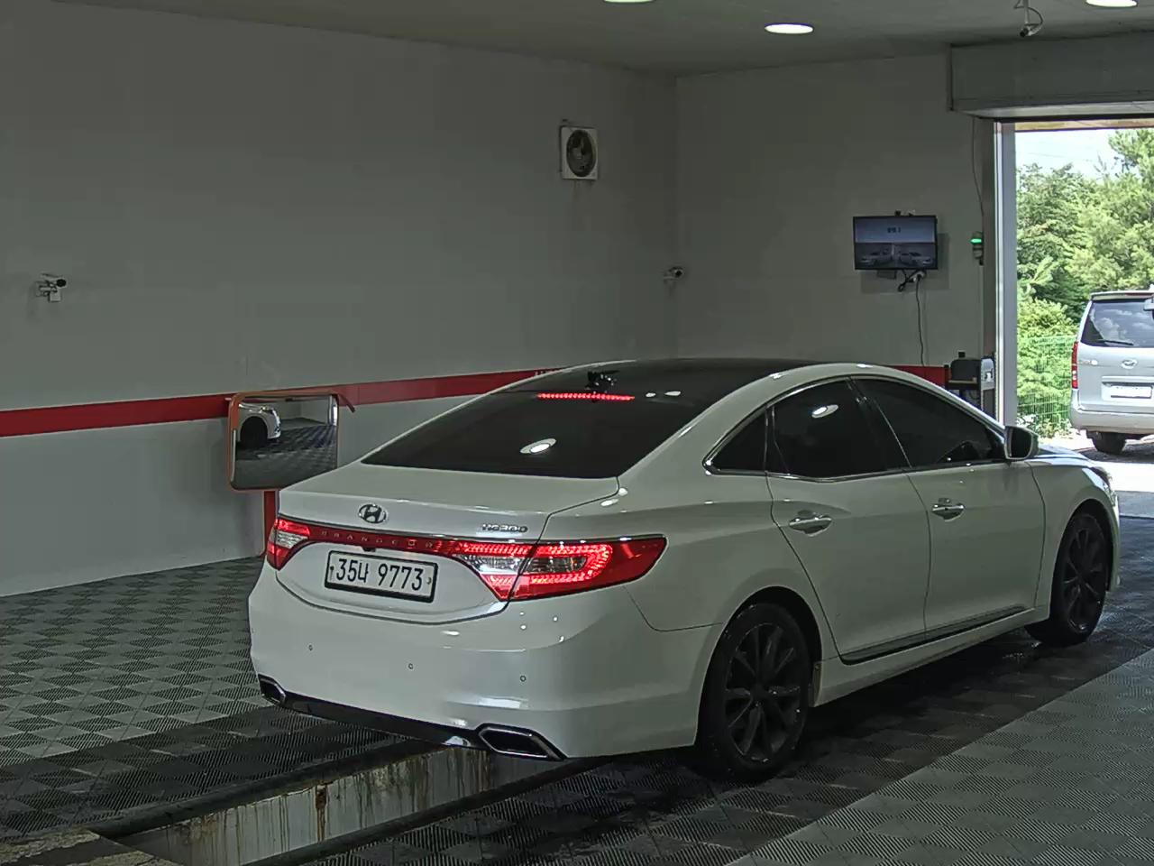 2016 - hyundai grandeur