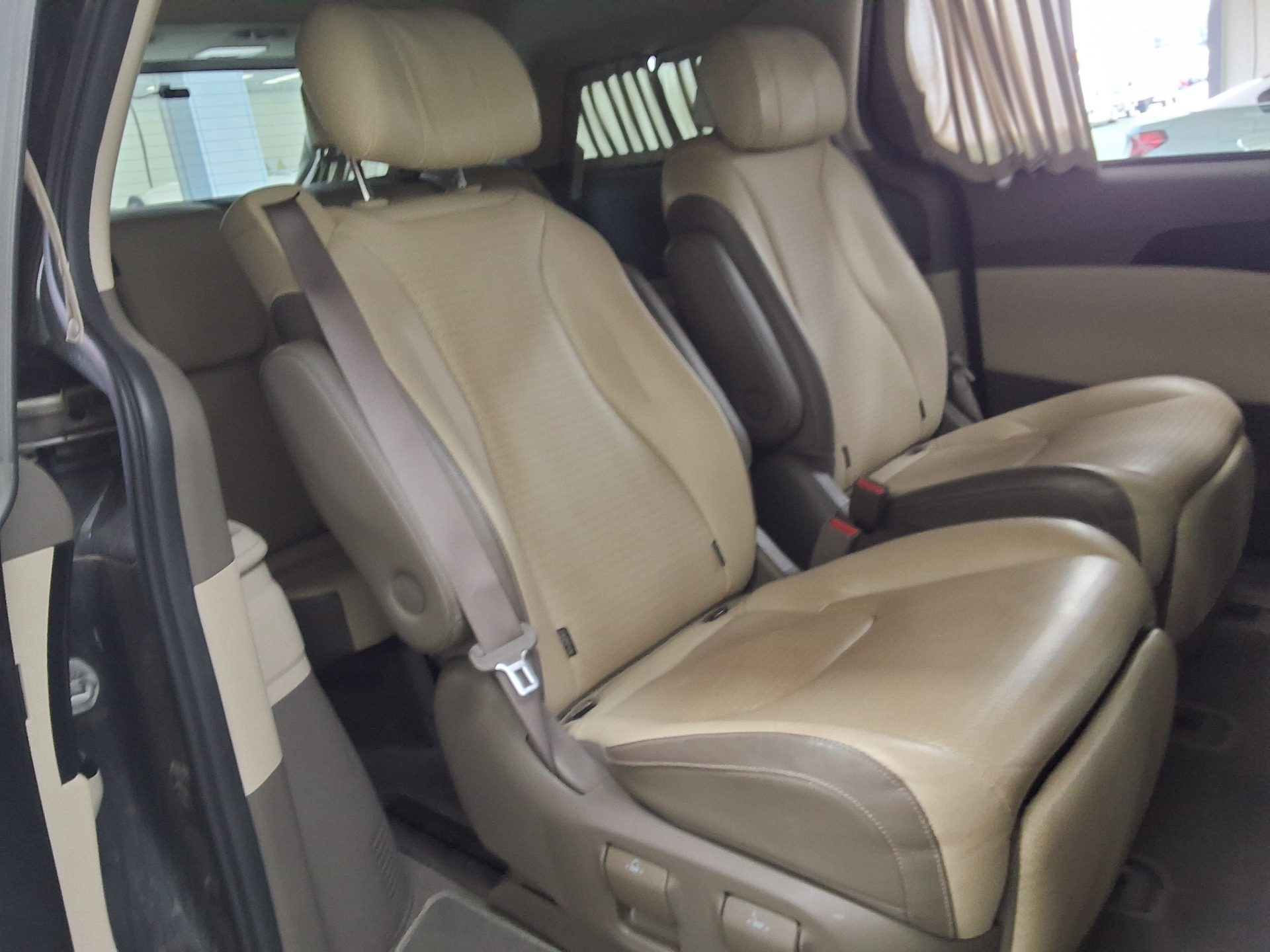 2021 - kia carnival