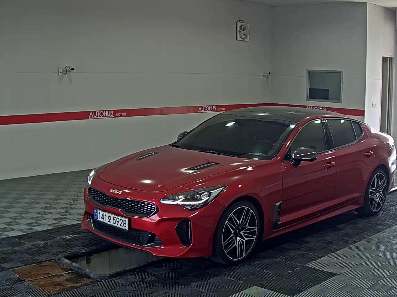 2022 - kia stinger